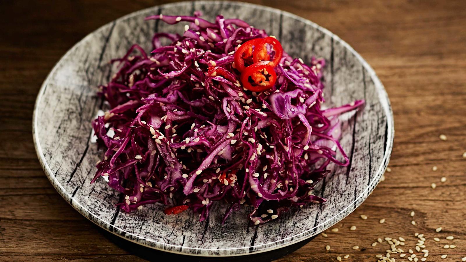 Itämainen punakaalisalaatti