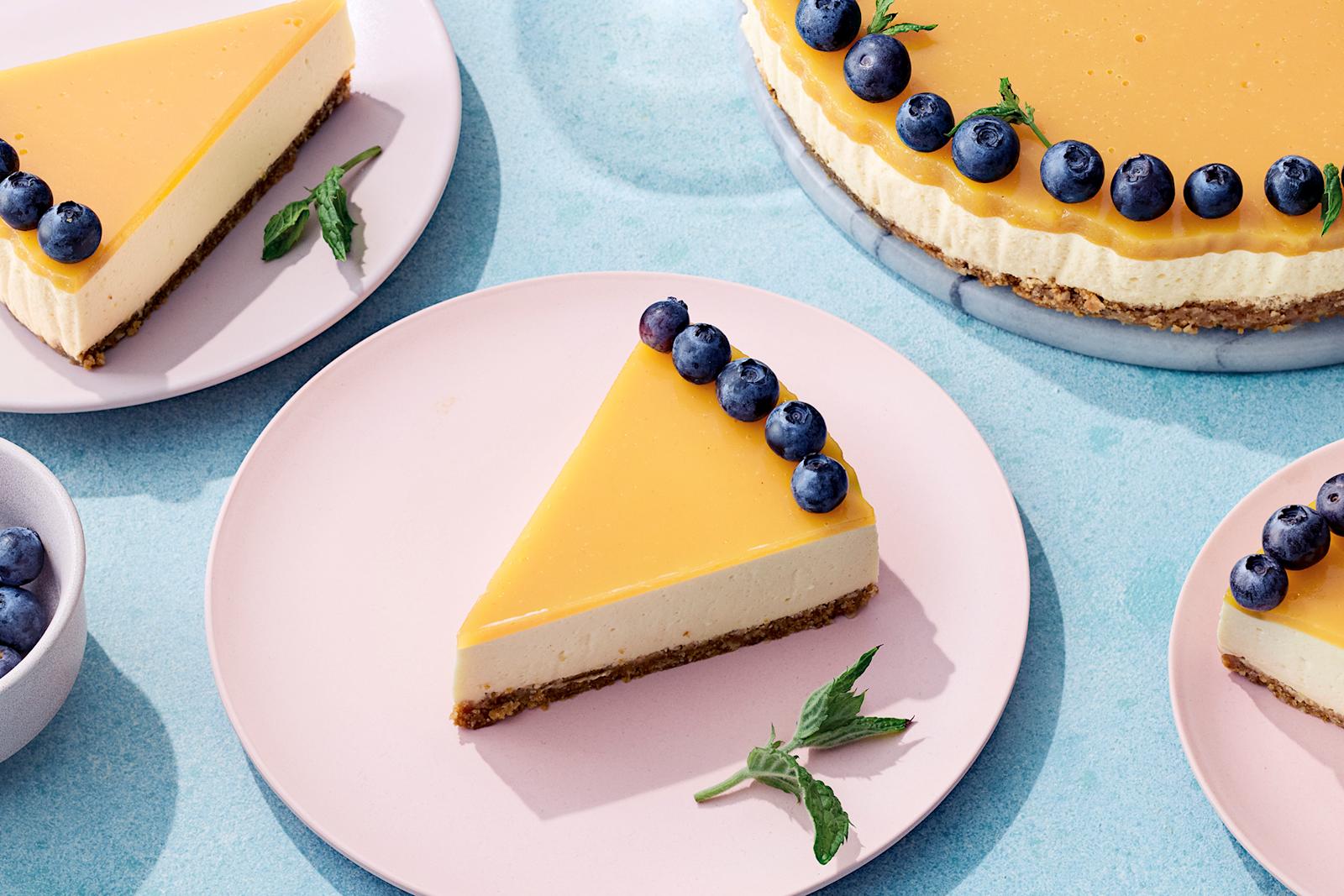 Aurinkoinen persikkajuustokakku