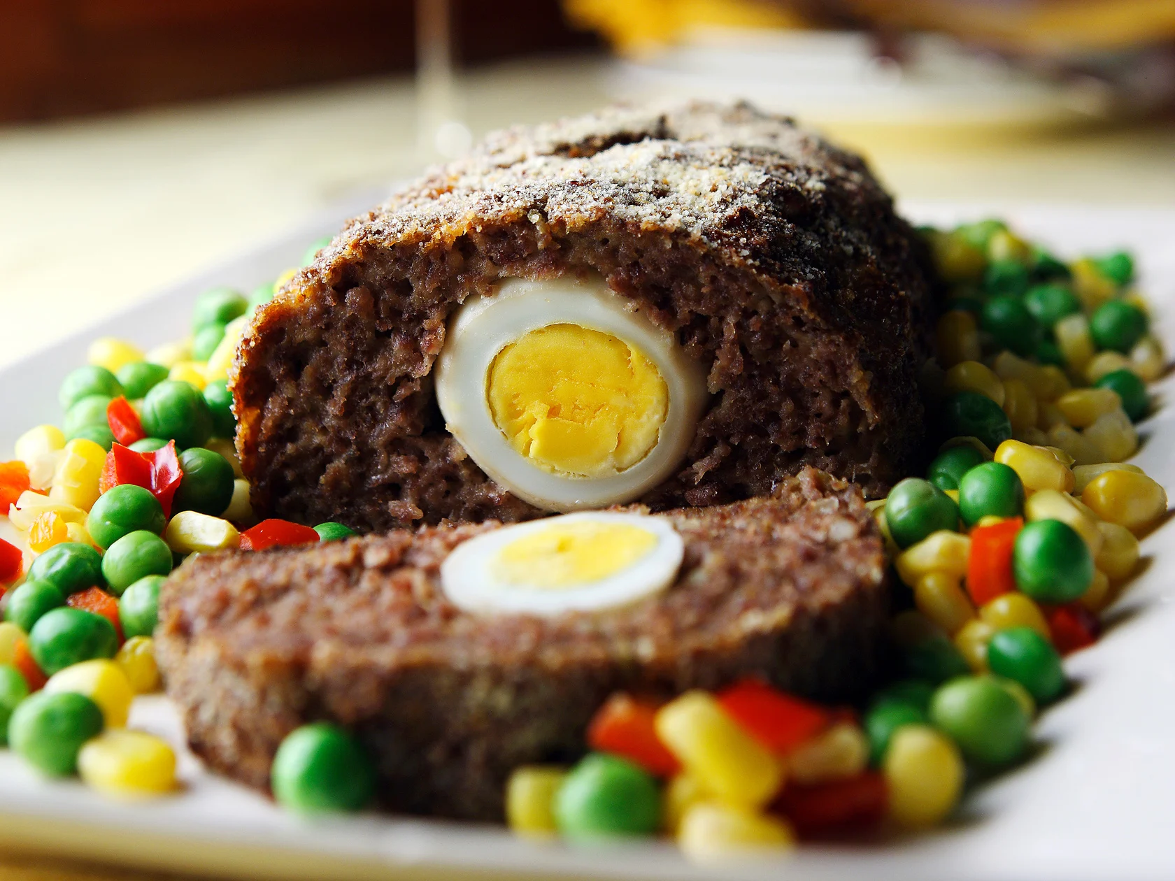 Munilla täytetty lihamureke