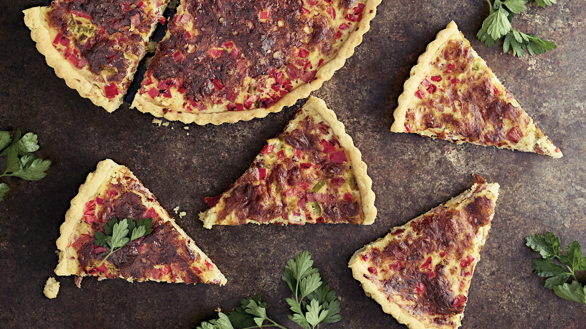 Maukas meetvursti-paprikapiirakka