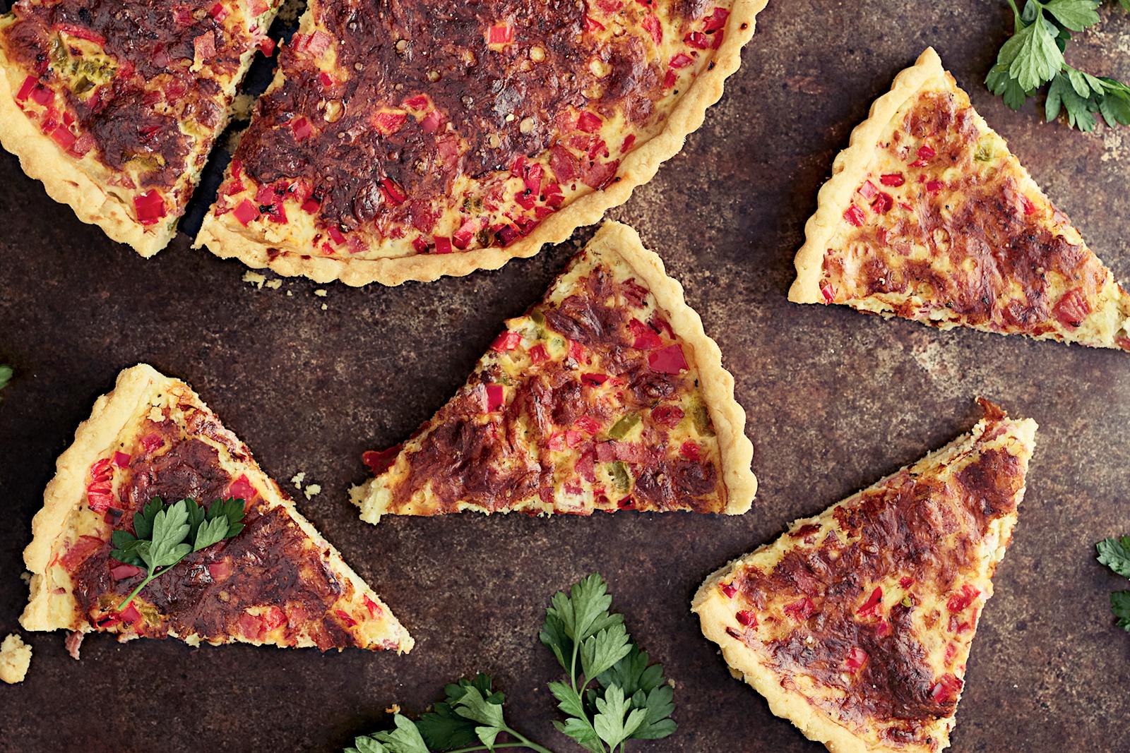 Maukas meetvursti-paprikapiirakka