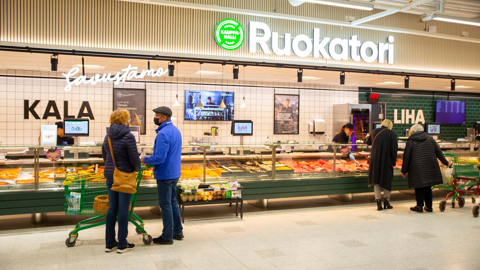 Ruokatorilta löydät Prismassa mm. tuoretta lihaa ja kalaa.
