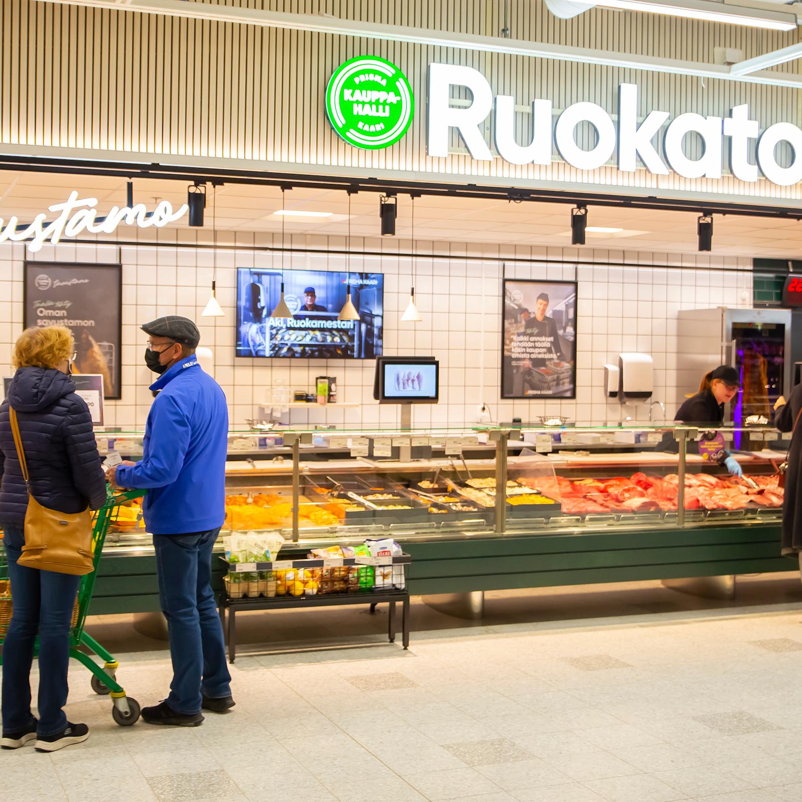 Ruokatorilta löydät Prismassa mm. tuoretta lihaa ja kalaa.
