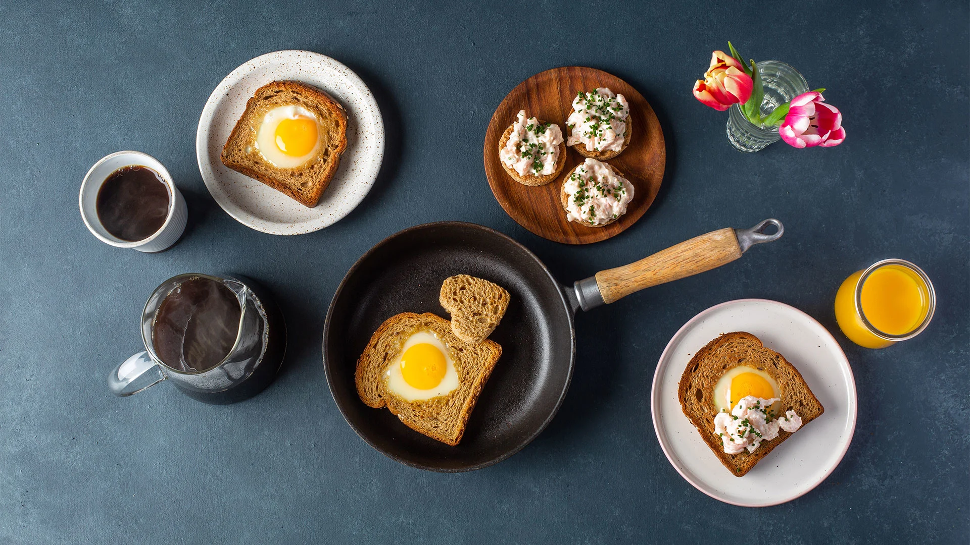 Paahdetut kananmunaleivät katkarapukimaralla