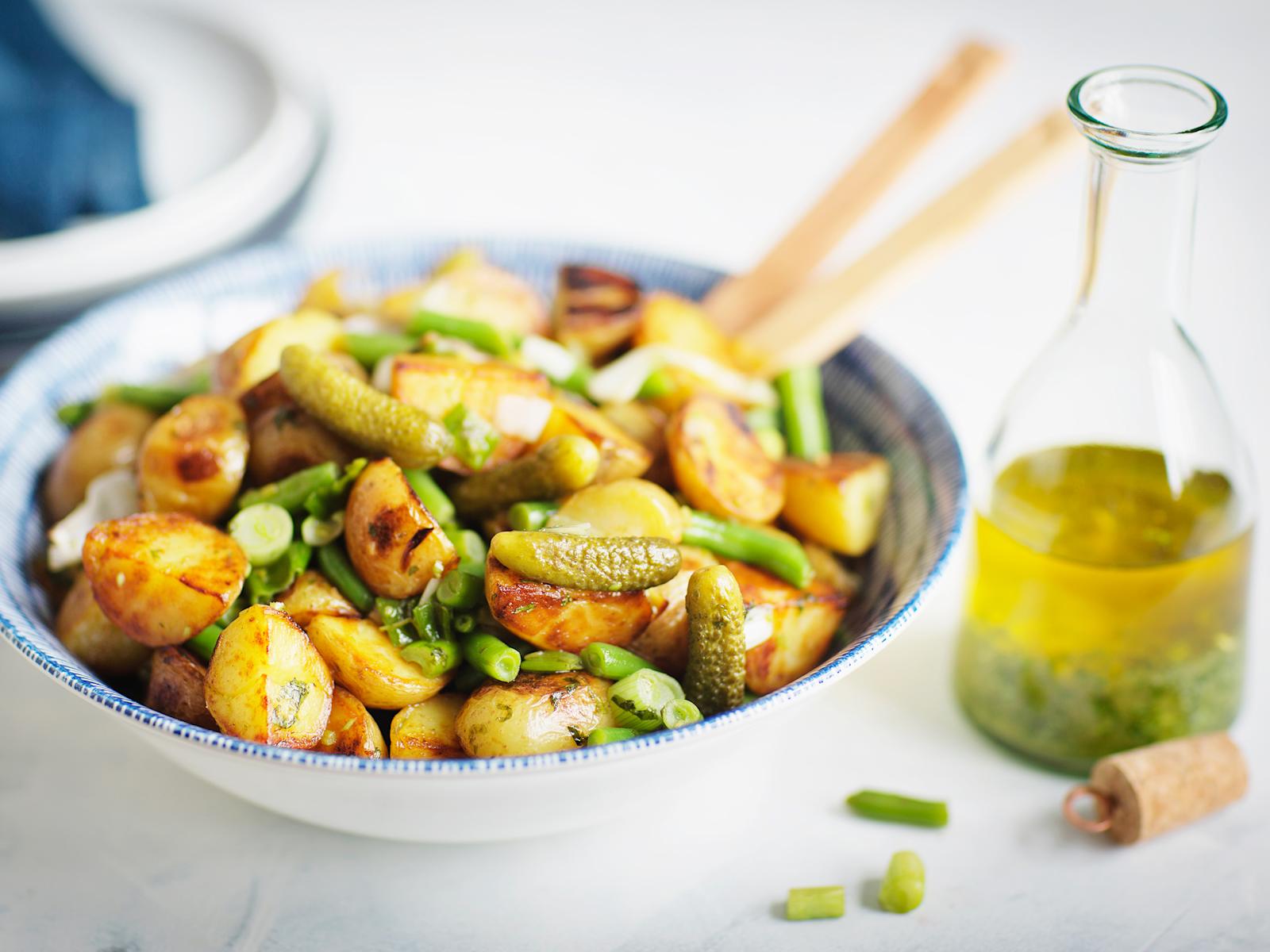 Lämmin perunasalaatti