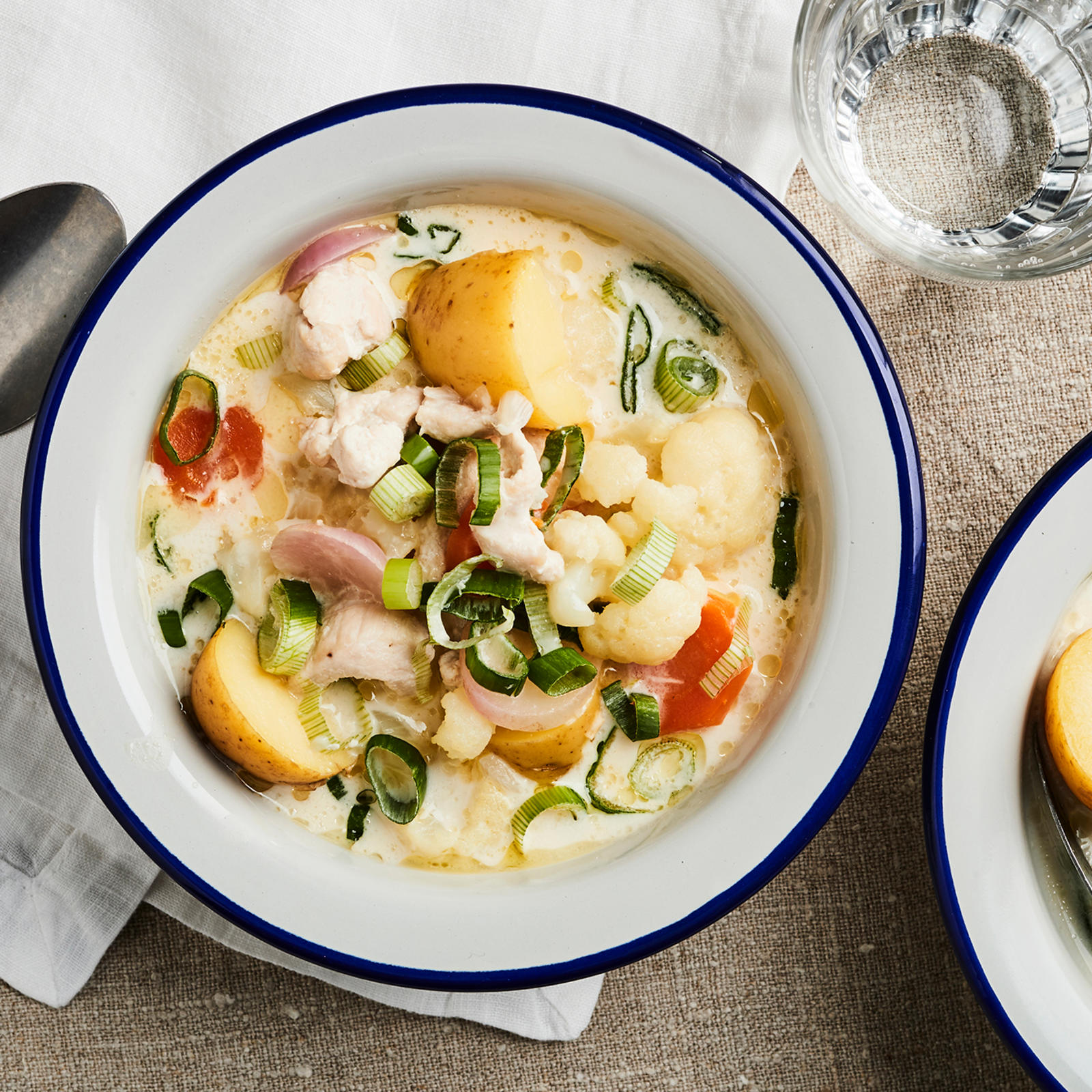 Kesäinen kanakeitto