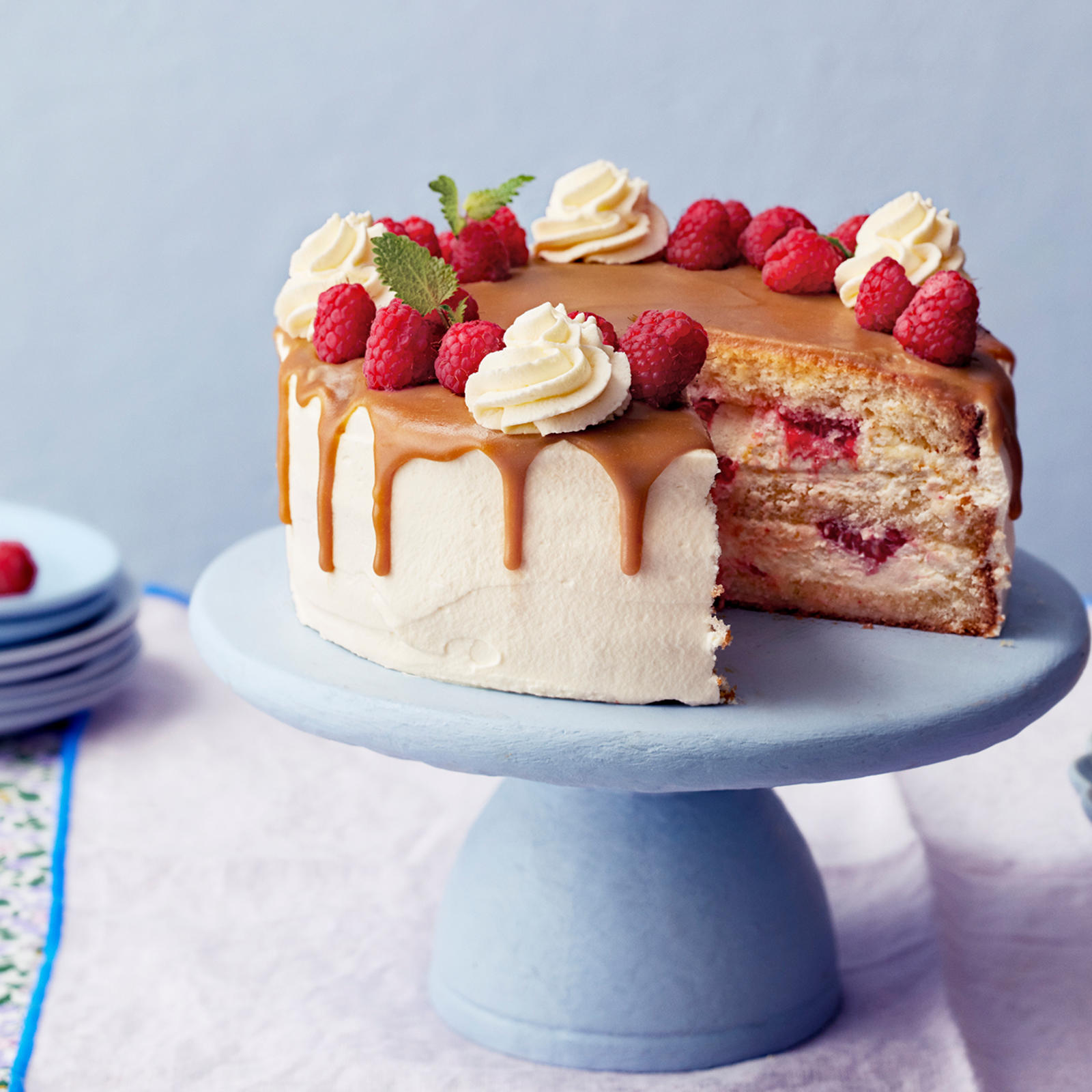 Vadelma-kinuskikakku