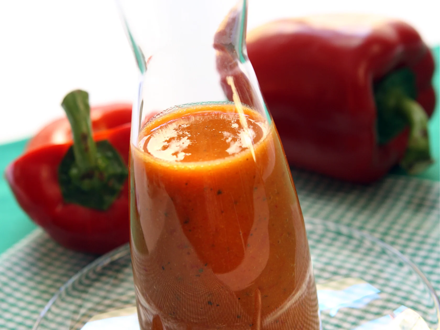 Paprikainen salaatinkastike