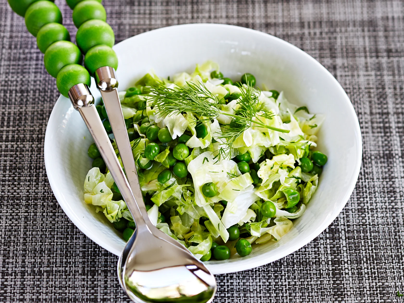 Lämmin kaali-hernelisäke