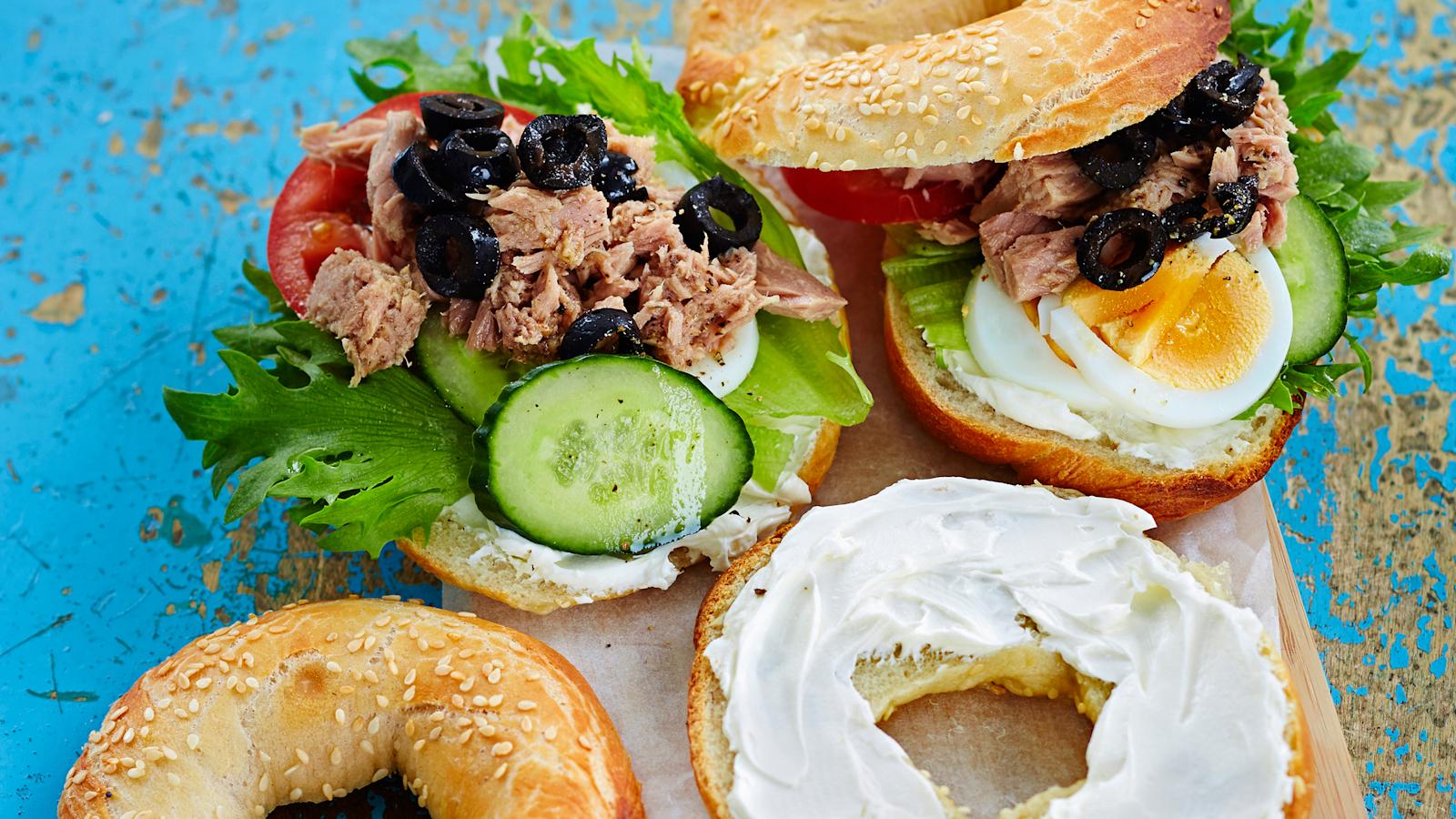 Bagel täyte tonnikalasta