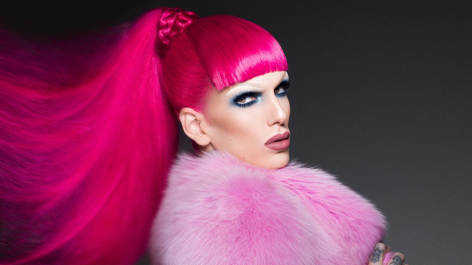 Jeffree Star Cosmeticsin tuotteita on ollut myynnissä Sokoksissa ja Emotioneissa 2017 alkaen.