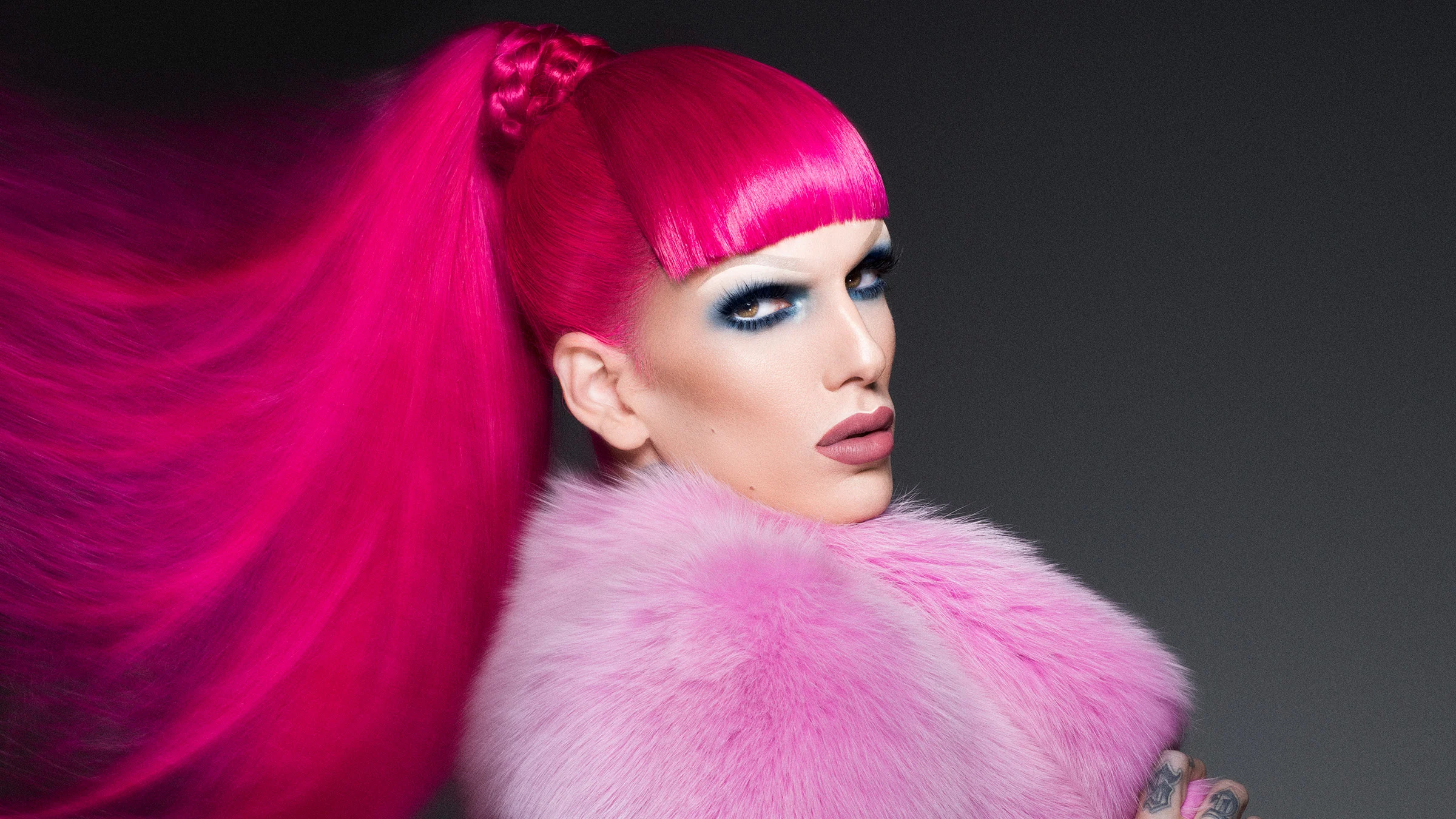 Jeffree Star Cosmeticsin tuotteita on ollut myynnissä Sokoksissa ja Emotioneissa 2017 alkaen.