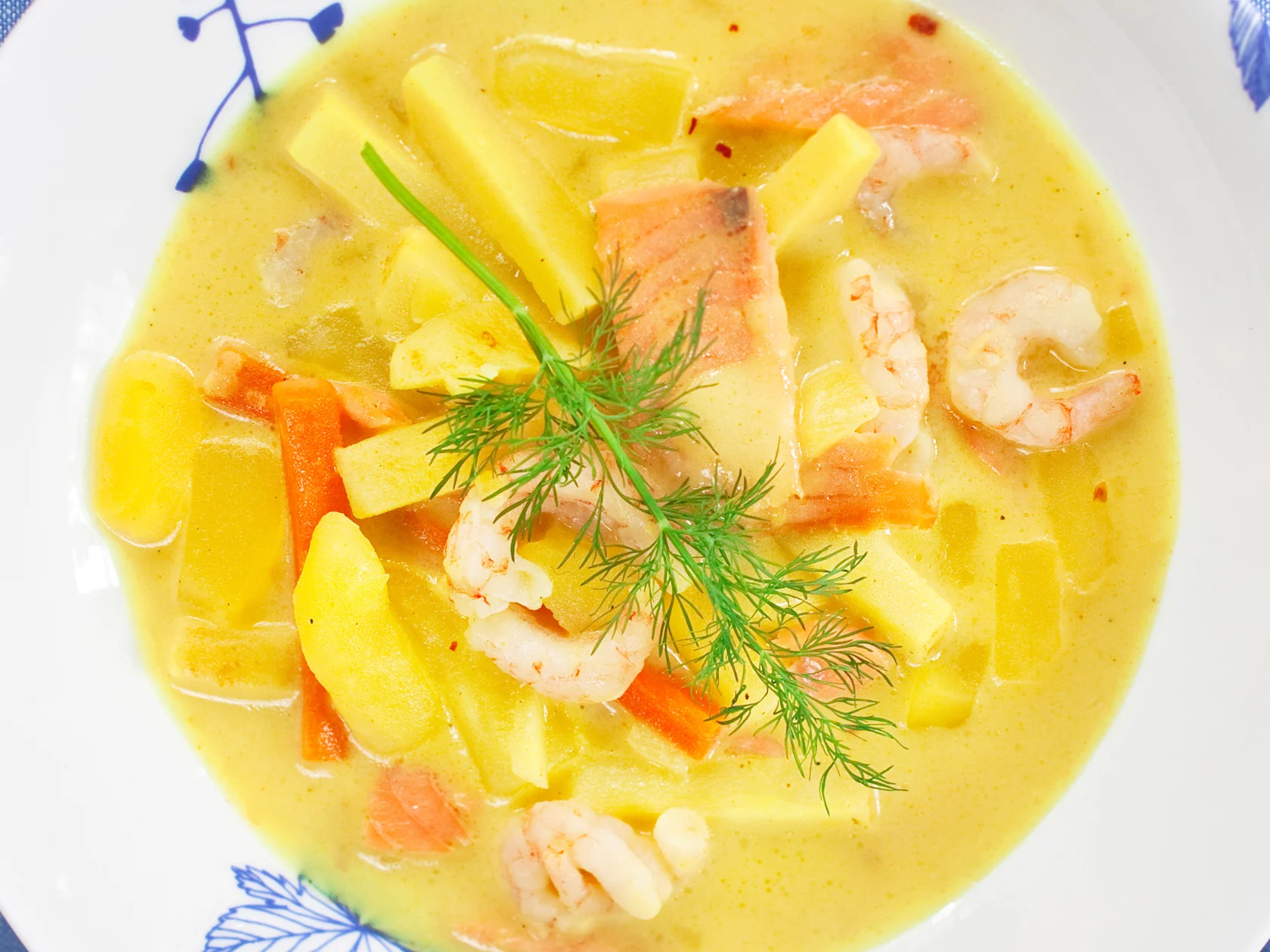 Viikonlopun lohi-katkarapukeitto