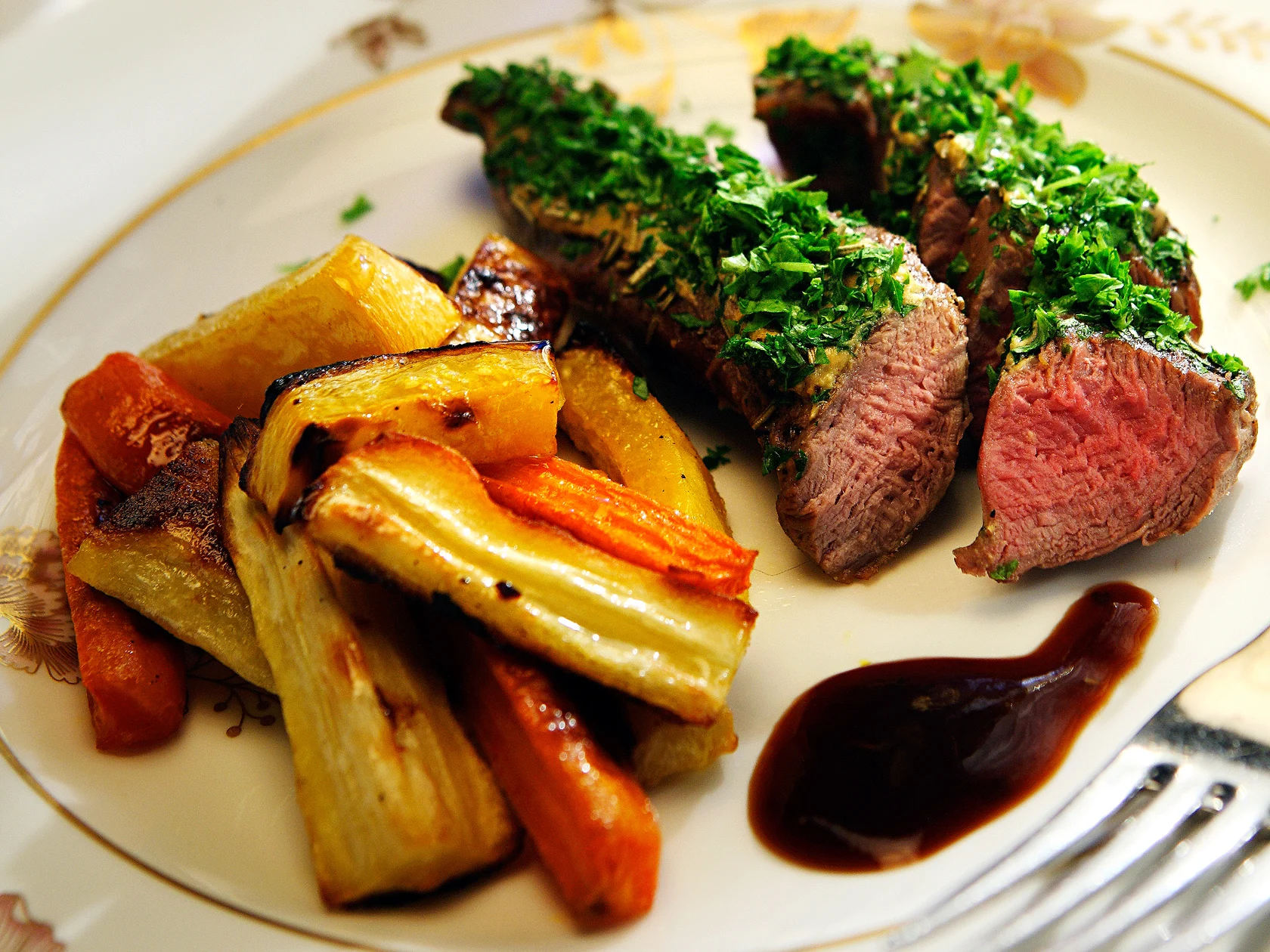 Karitsan sisäfile pannulla