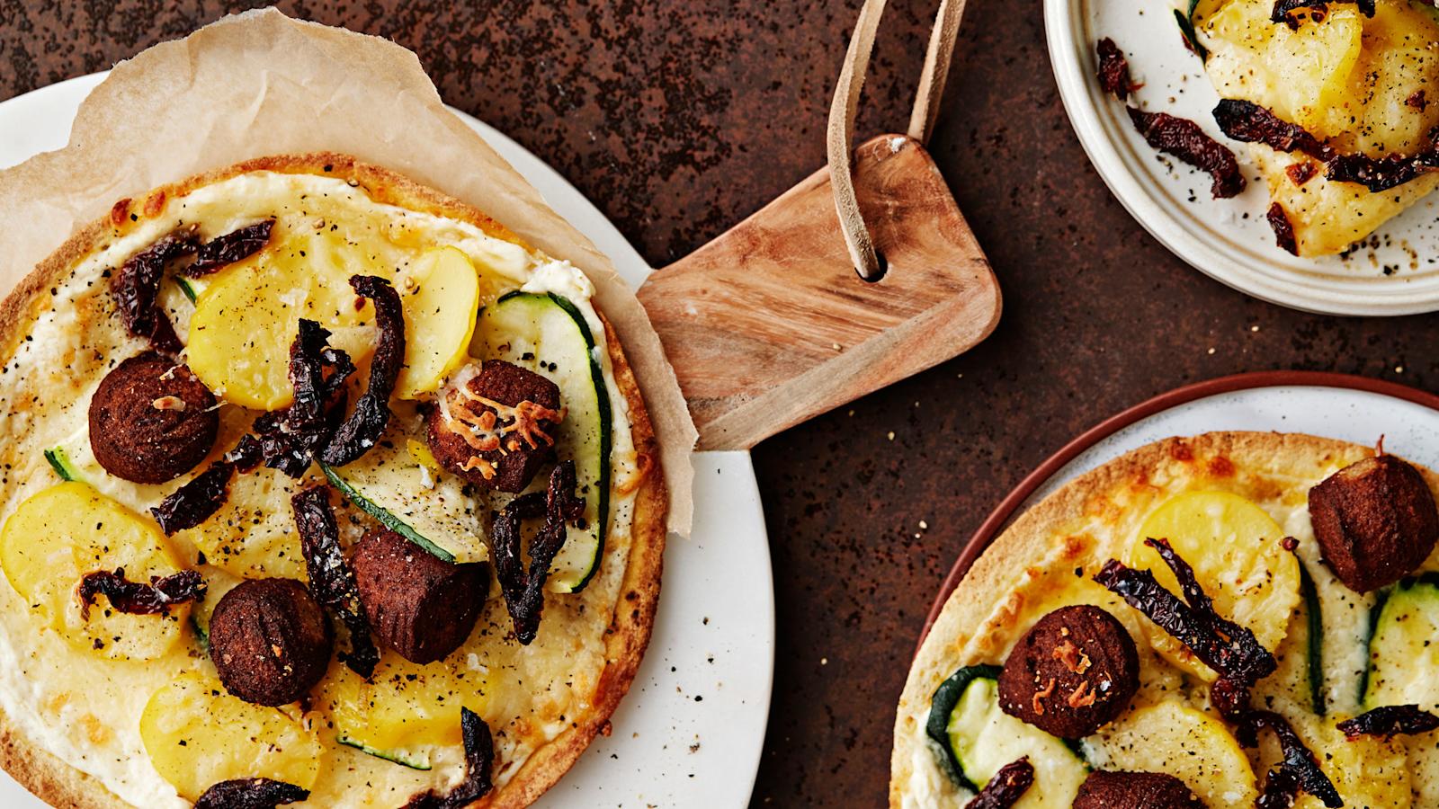 Valkoiset kalapulla-tortillapizzat