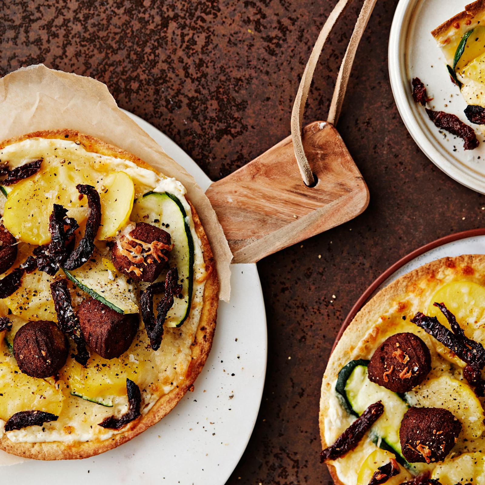 Valkoiset kalapulla-tortillapizzat