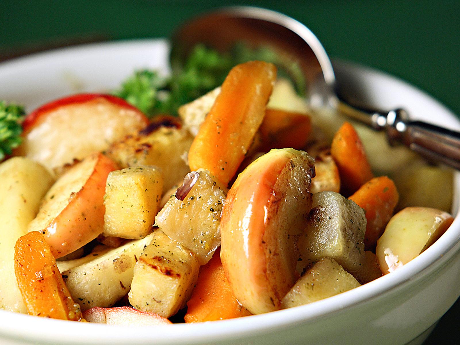 Nopeat omenaiset uunijuurekset