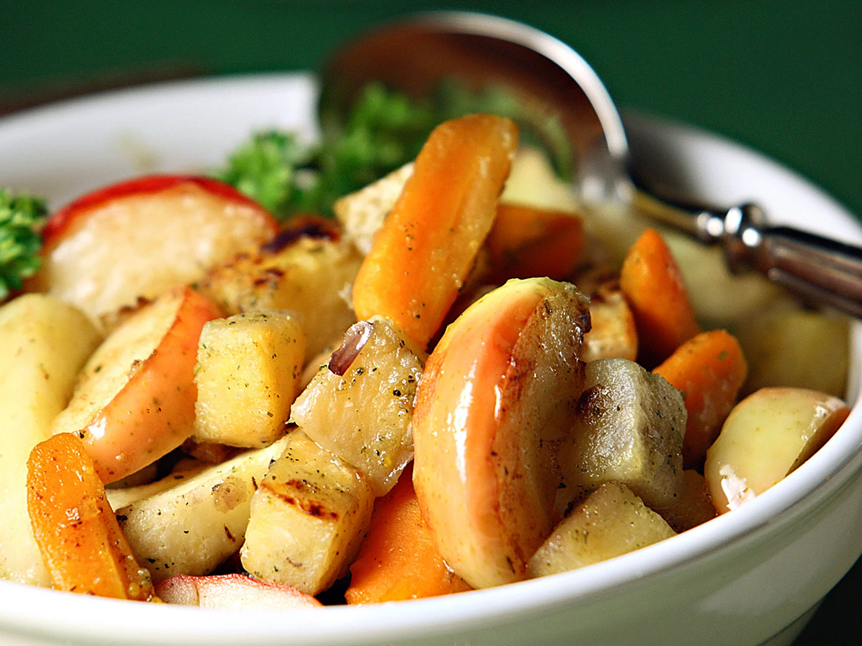 Nopeat omenaiset uunijuurekset