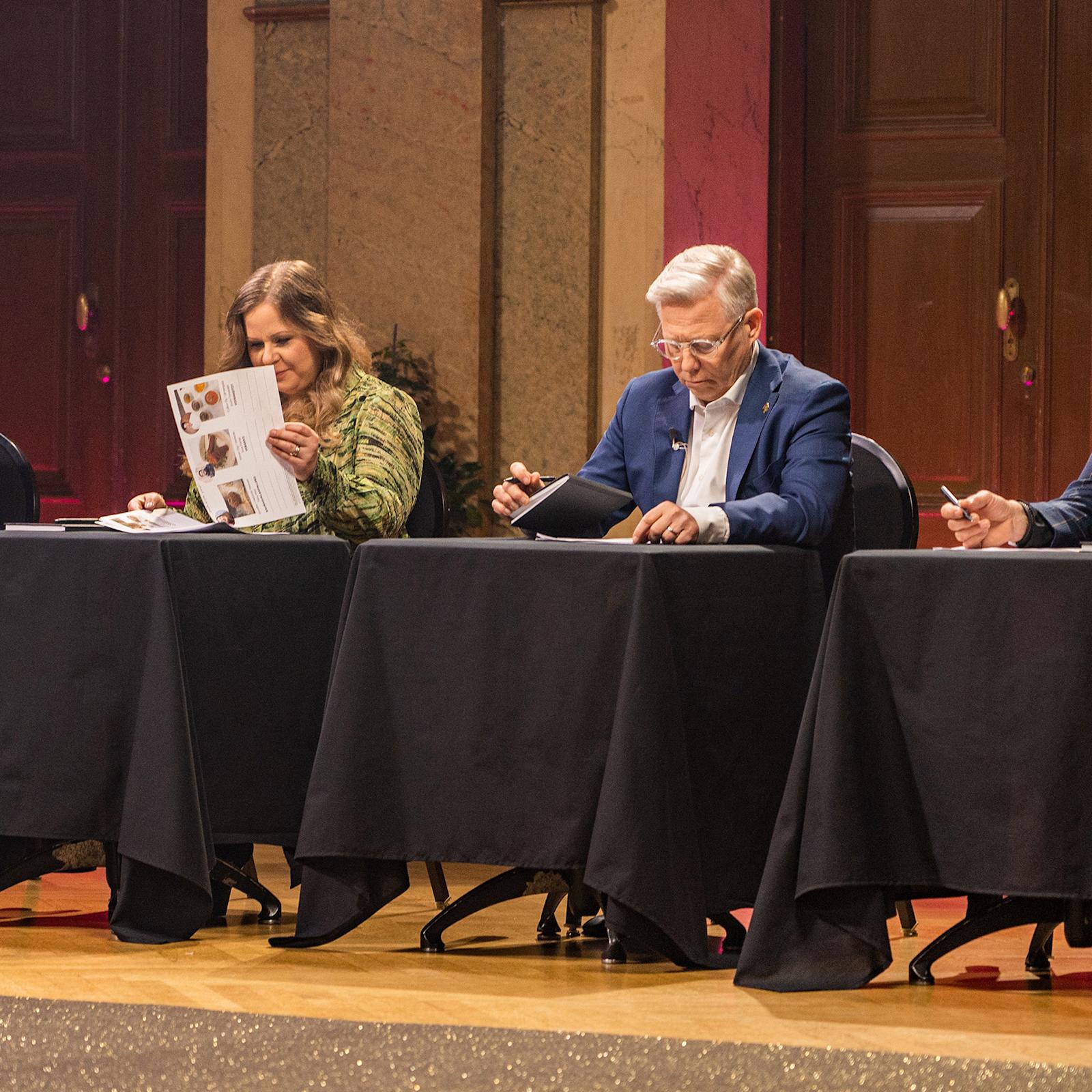 Suomalainen Menestysresepti -ohjelman semifinaalia kuvattiin Helsingin Vanhalla ylioppilastalolla maaliskuussa 2022.