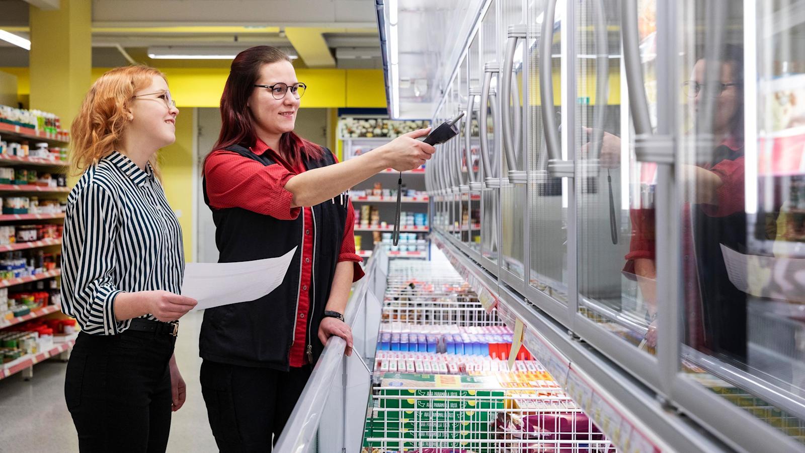 Noin 14 000 nuorta saa vuosittain kesätyön S-ryhmältä. Osuuskaupat näkevät paljon vaivaa, jotta koko hakuprosessi olisi nuorelle myönteinen kokemus.