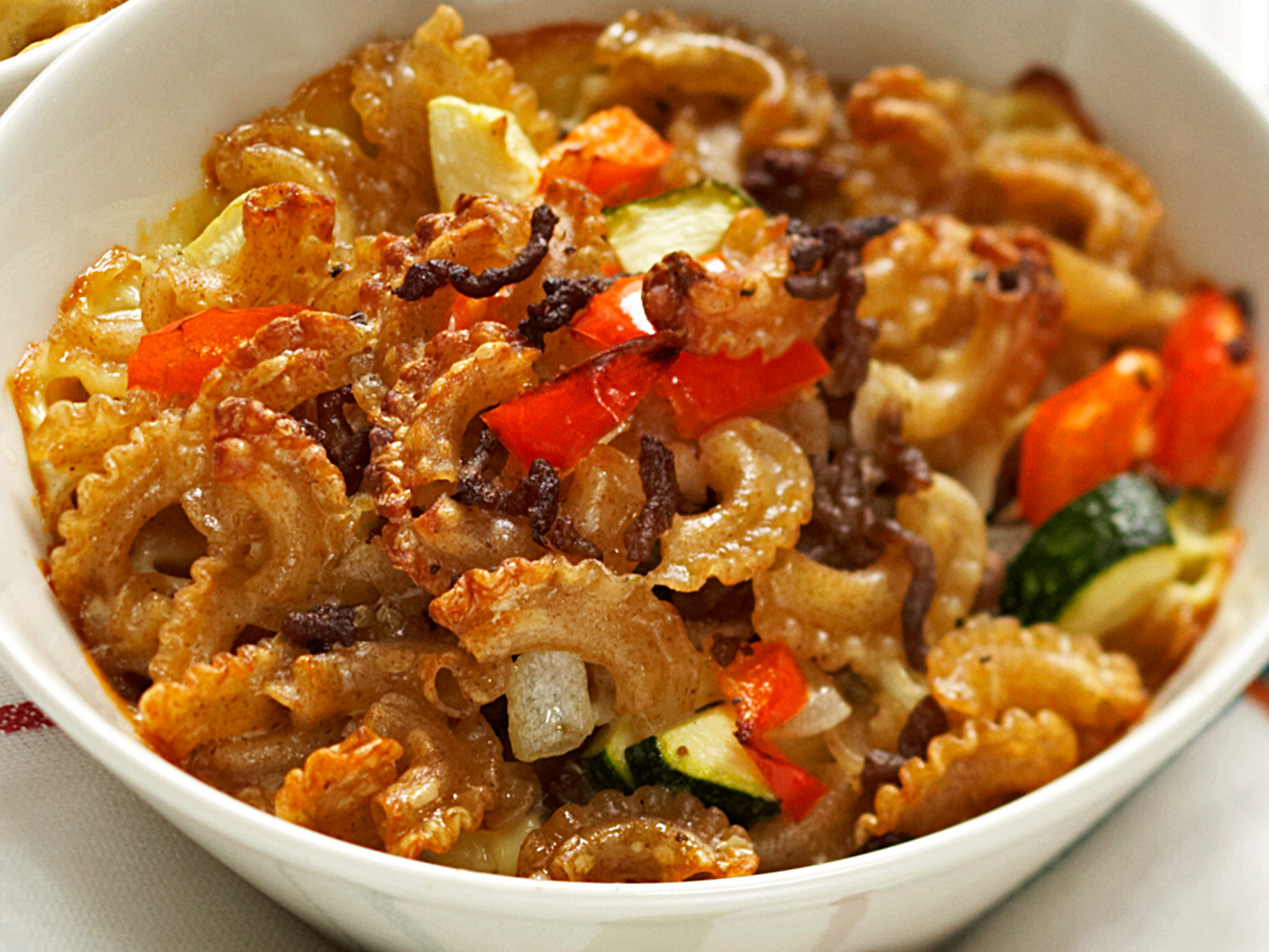 Rukiinen pasta-kasvislaatikko