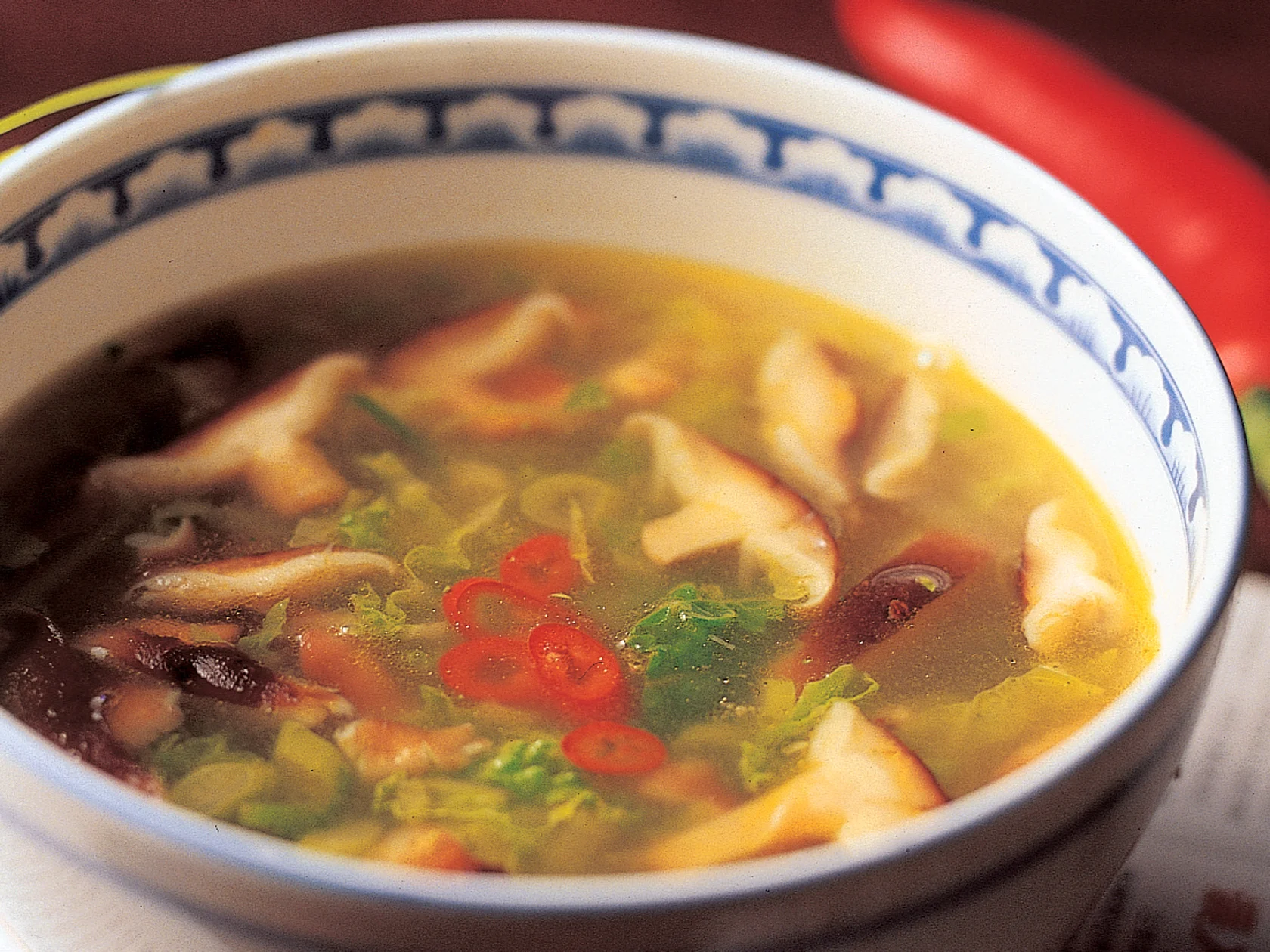 Kevyt kiinalainen keitto