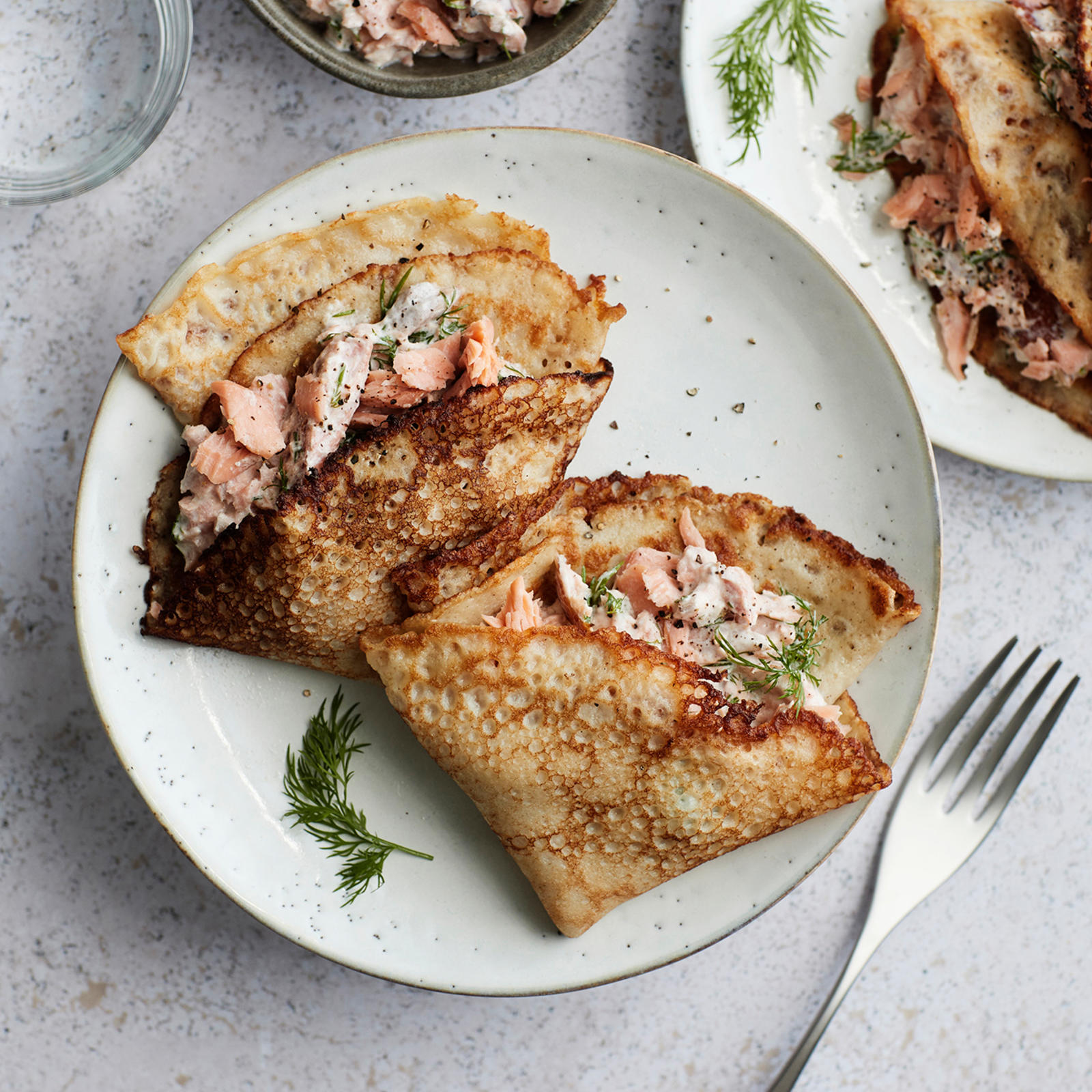 Täytetyt letut, savulohitäytteellä