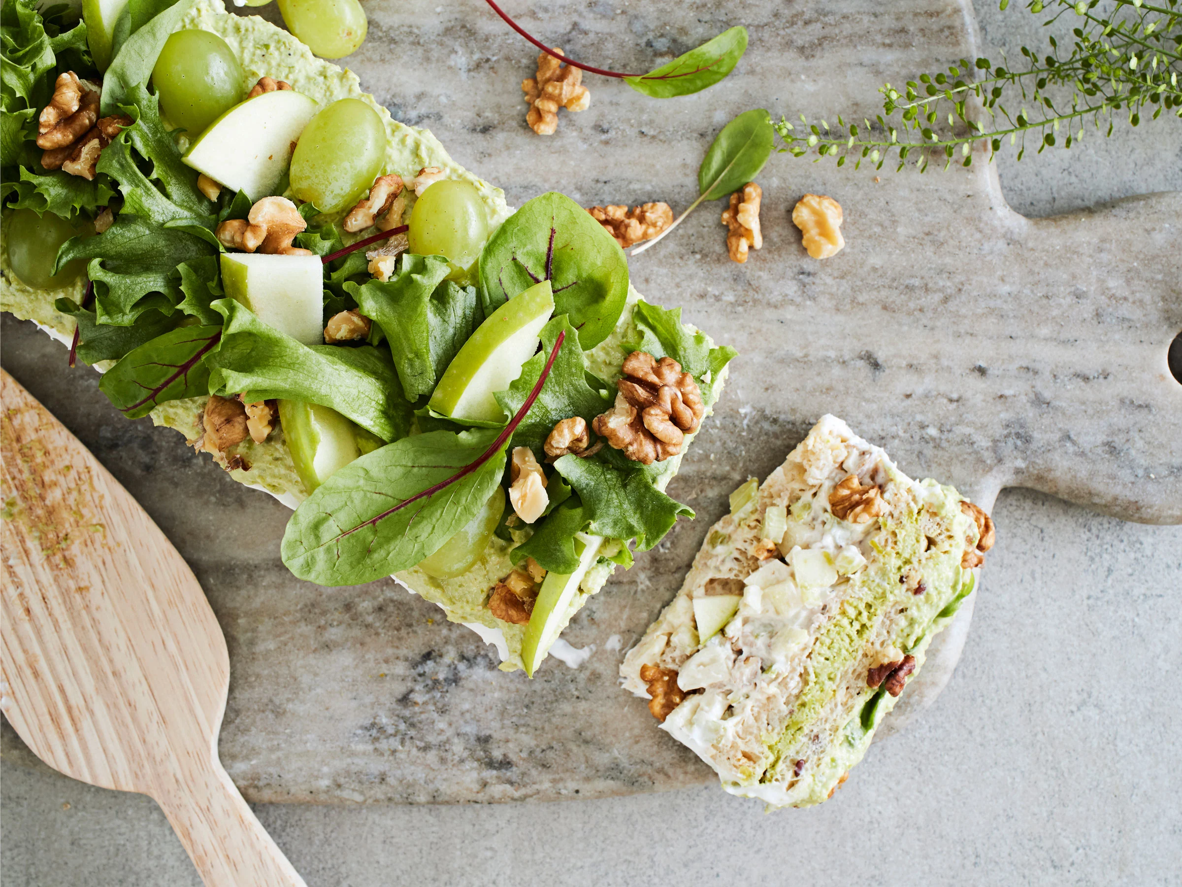 Vegaaninen voileipäkakku