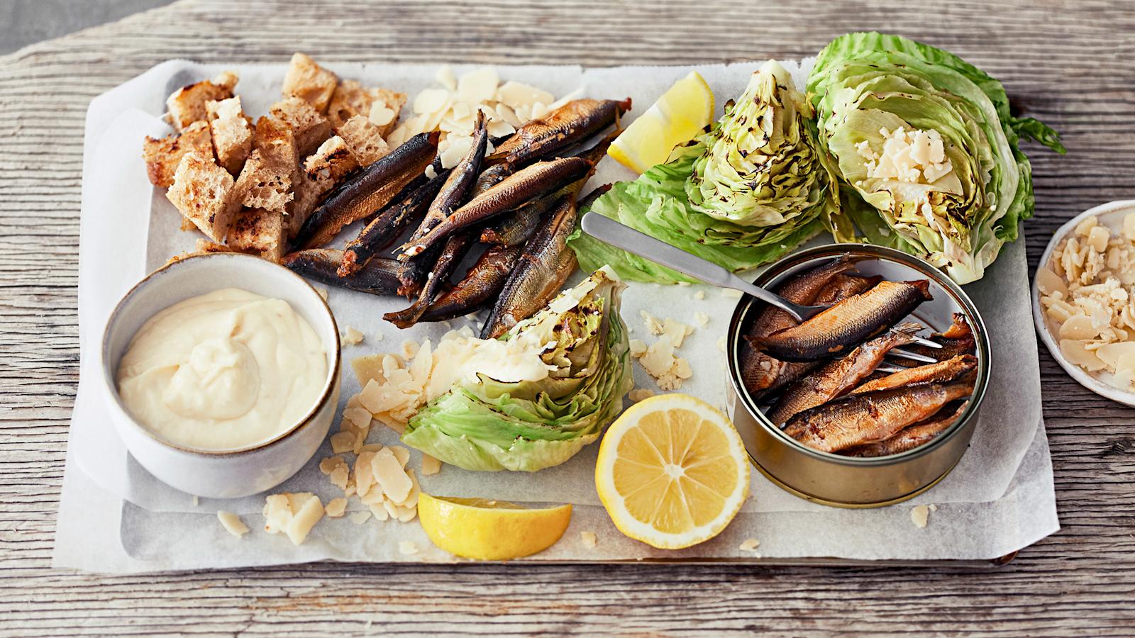 Savumuikku-caesarsalaatti