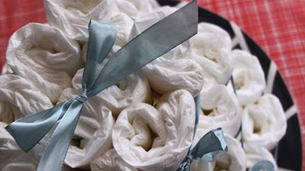 Vaippakakku koristaa baby shower -juhlat