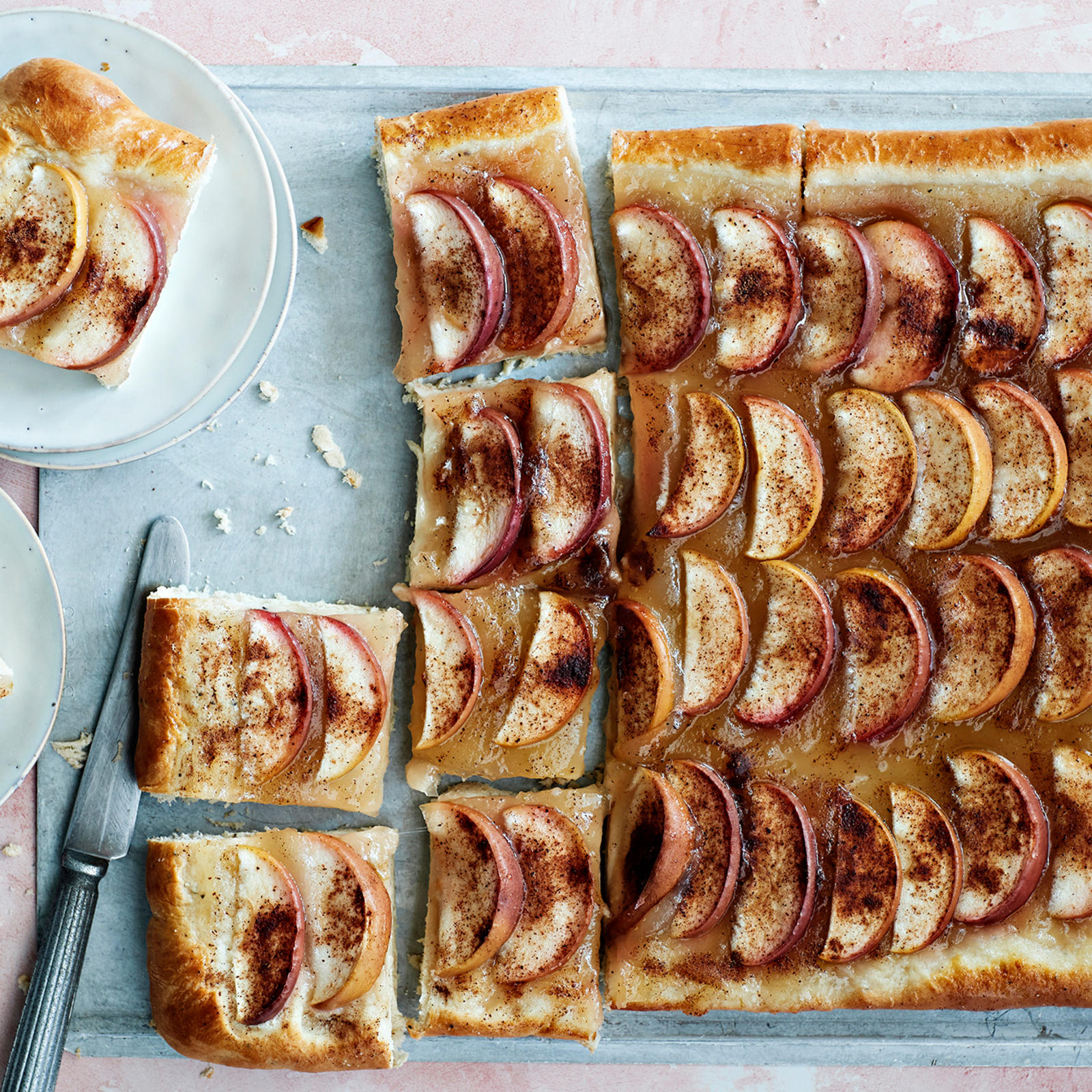 Mehevä omenapiirakka (pellillinen)