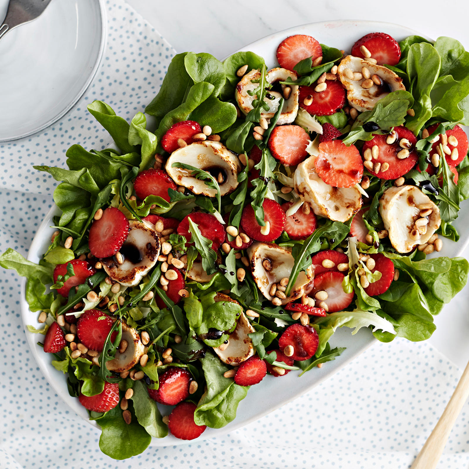 Mansikka-vuohenjuustosalaatti