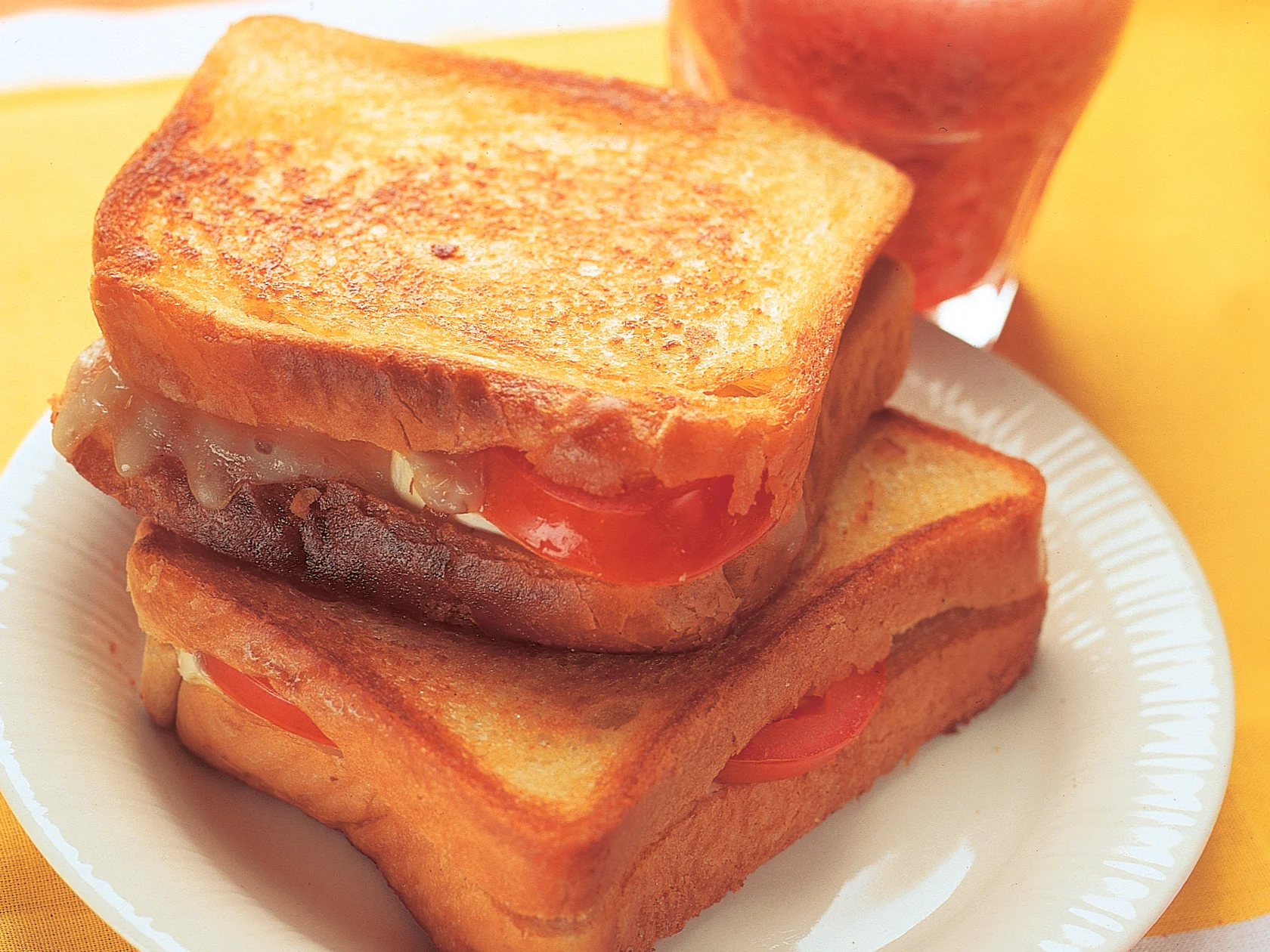 Kolmioleivät pannussa