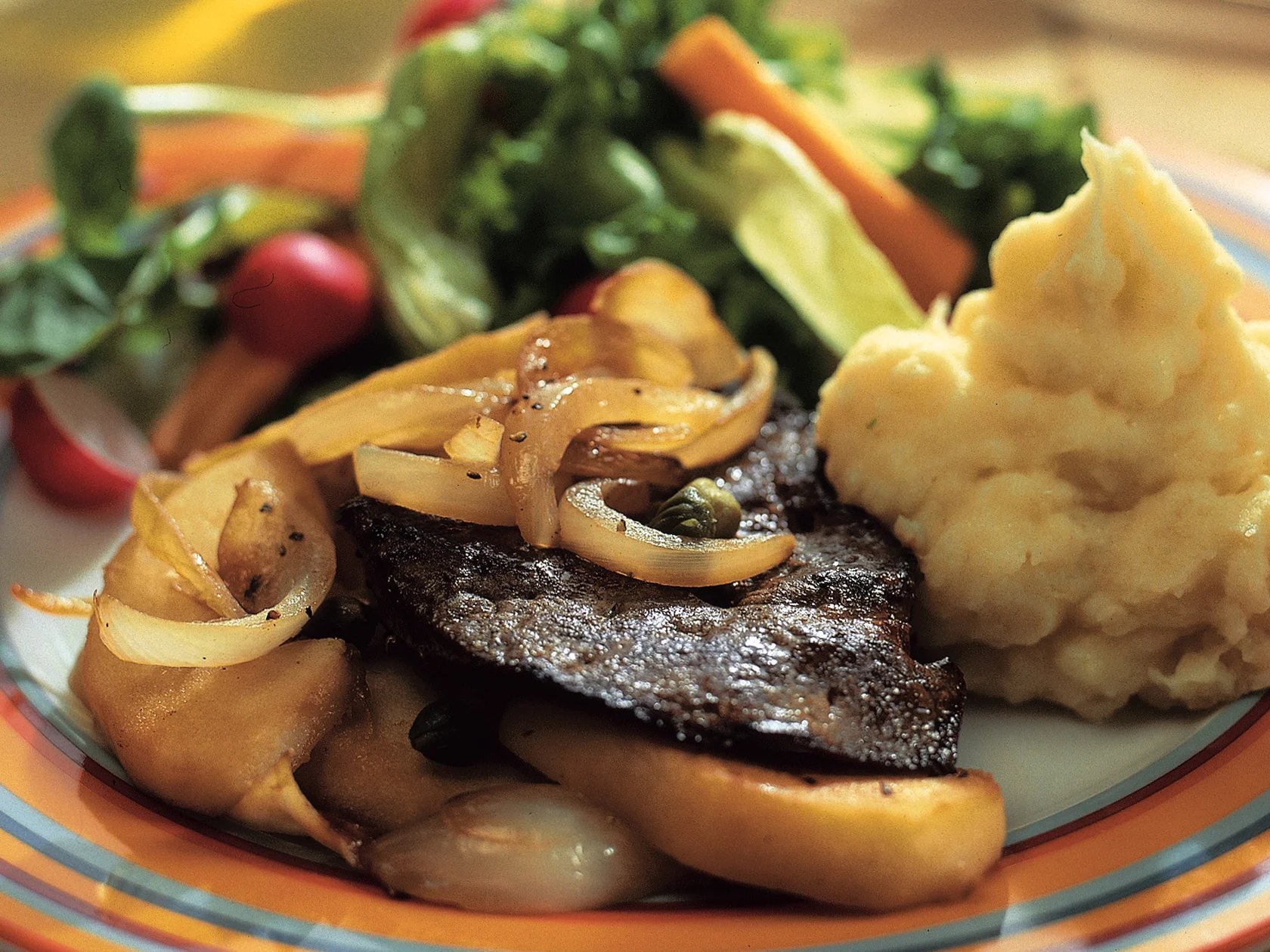 Omenaiset maksapihvit