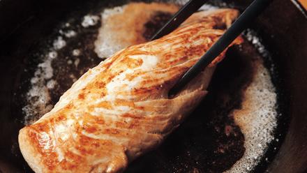 Ruskista filee kauttaaltaan kauniin ruskeaksi. Nosta jäähtymään.