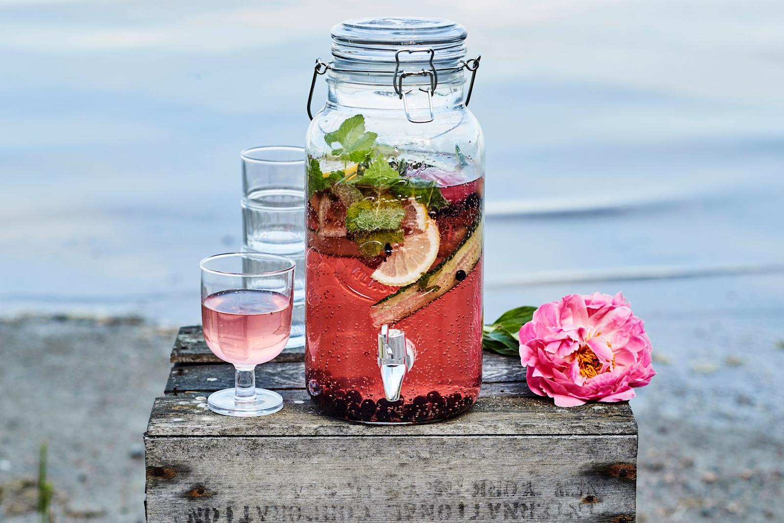 Mustaherukka-kurkkubooli