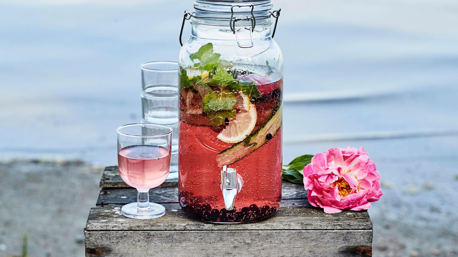 Mustaherukka-kurkkubooli