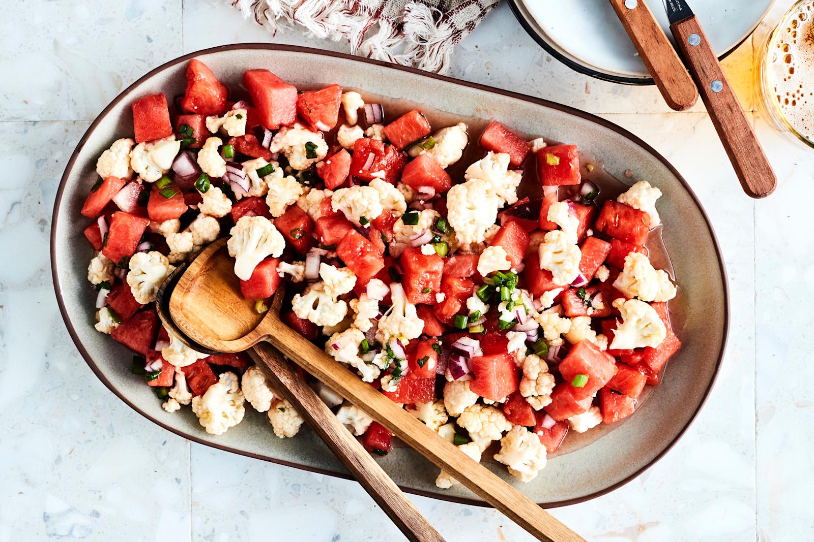 Kukkakaali-vesimelonisalaatti