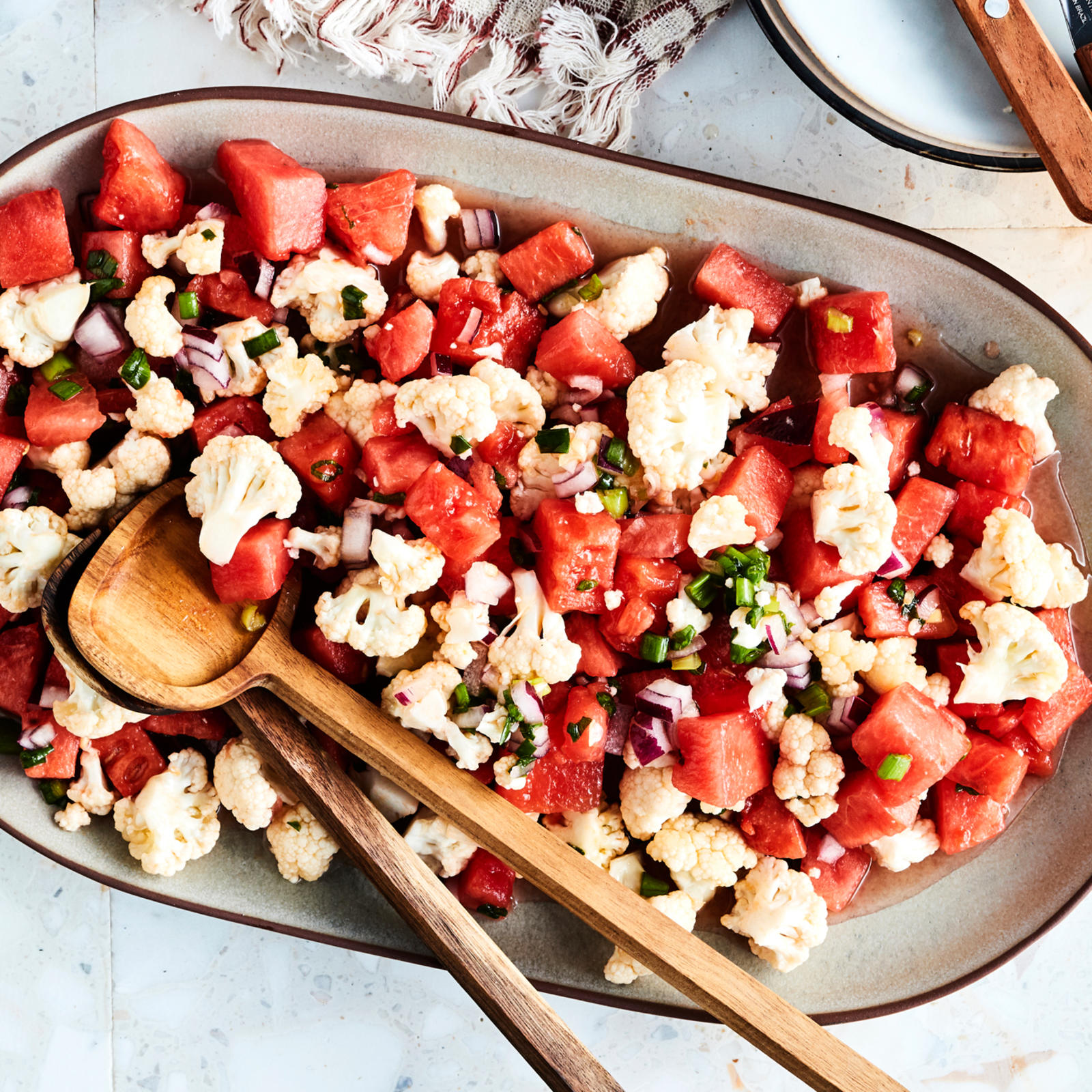 Kukkakaali-vesimelonisalaatti