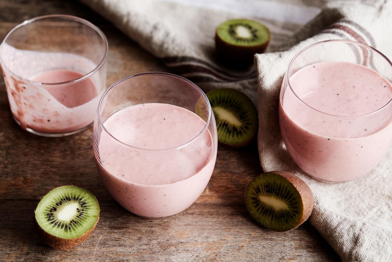 Appelsiini-mansikkaproteiinismoothie