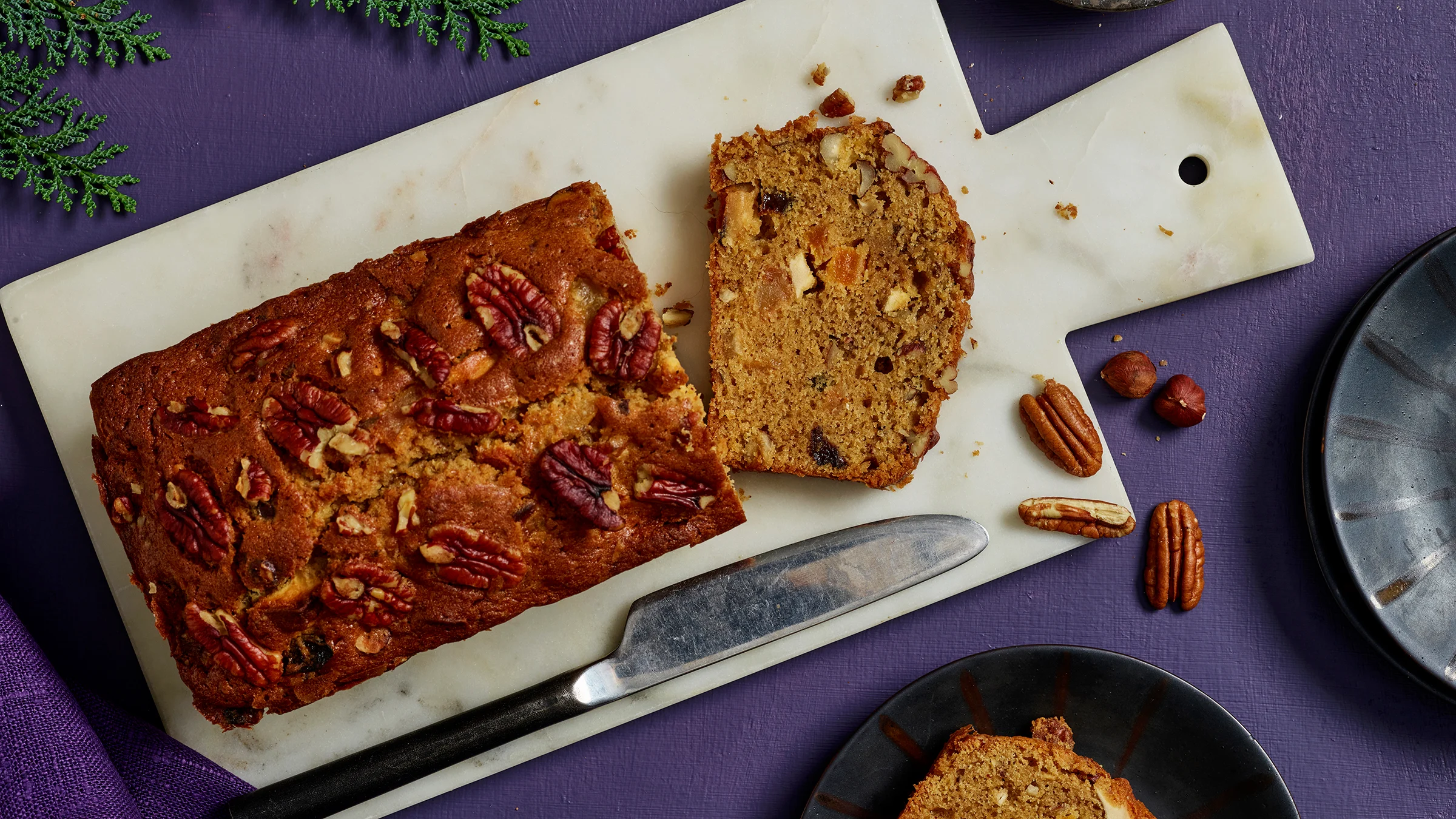 Pähkinäinen hedelmäkakku