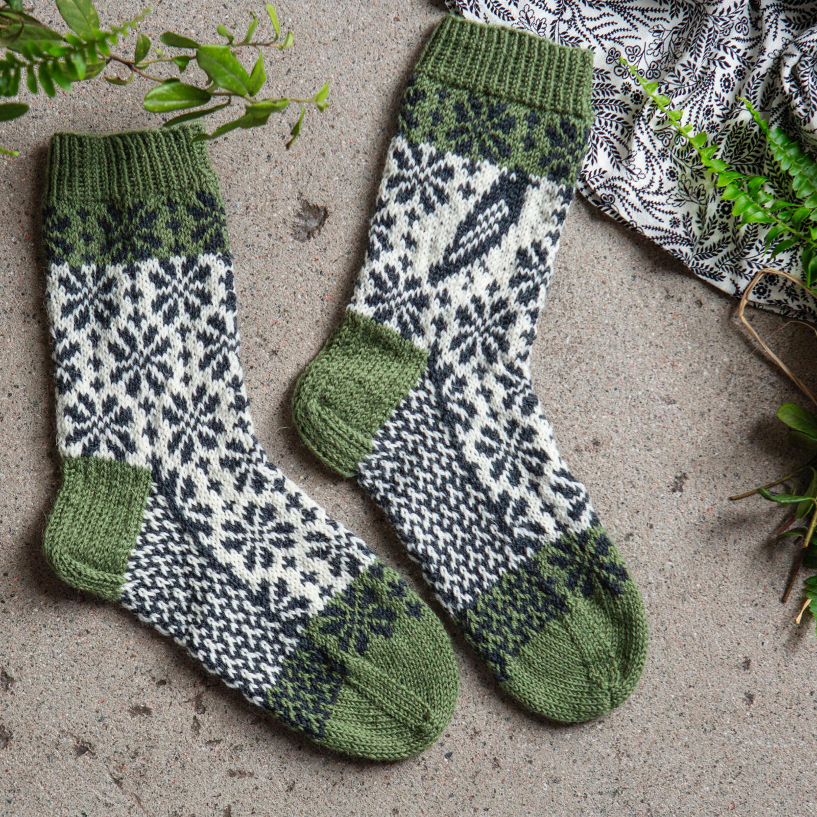 Etelä-Karjala-teemaiset kirjoneulesukat