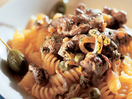 Yrttinen broilerinmaksakastike