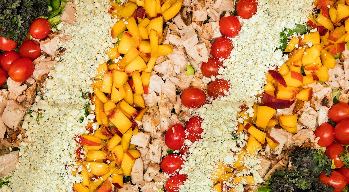 Persikkainen kanasalaatti