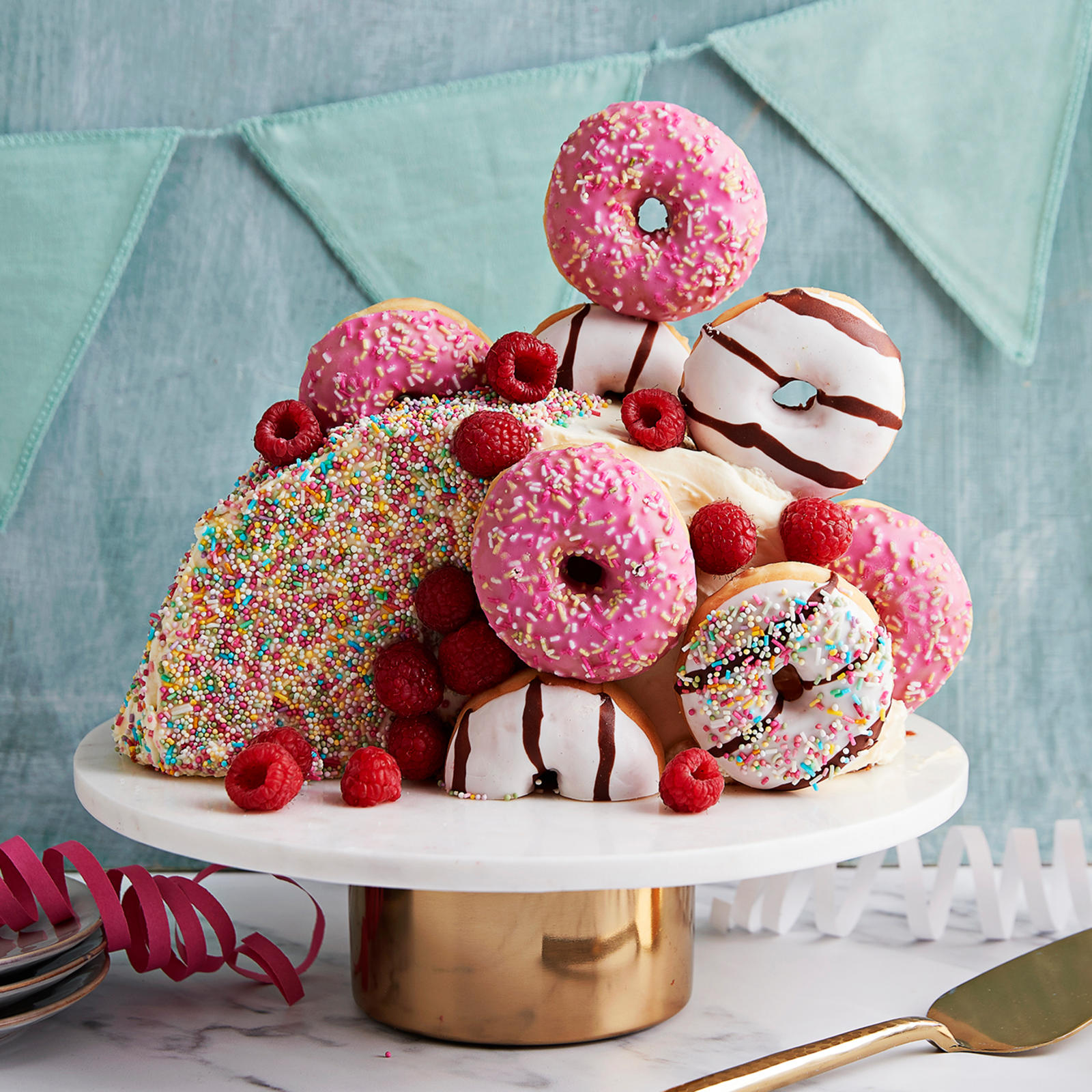 Vappukakku lime-valkosuklaamoussella