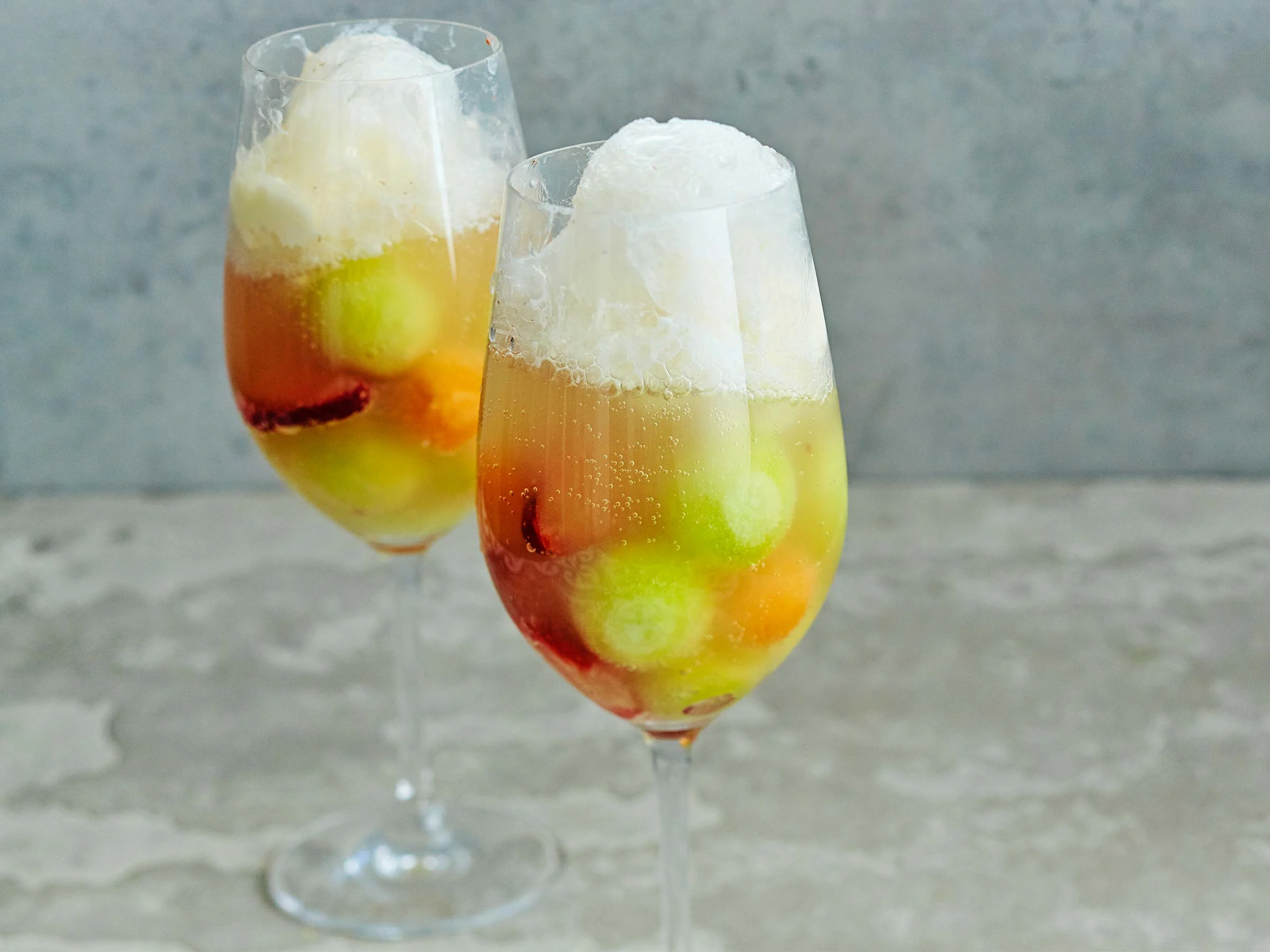 Kupliva meloni-jäätelömalja