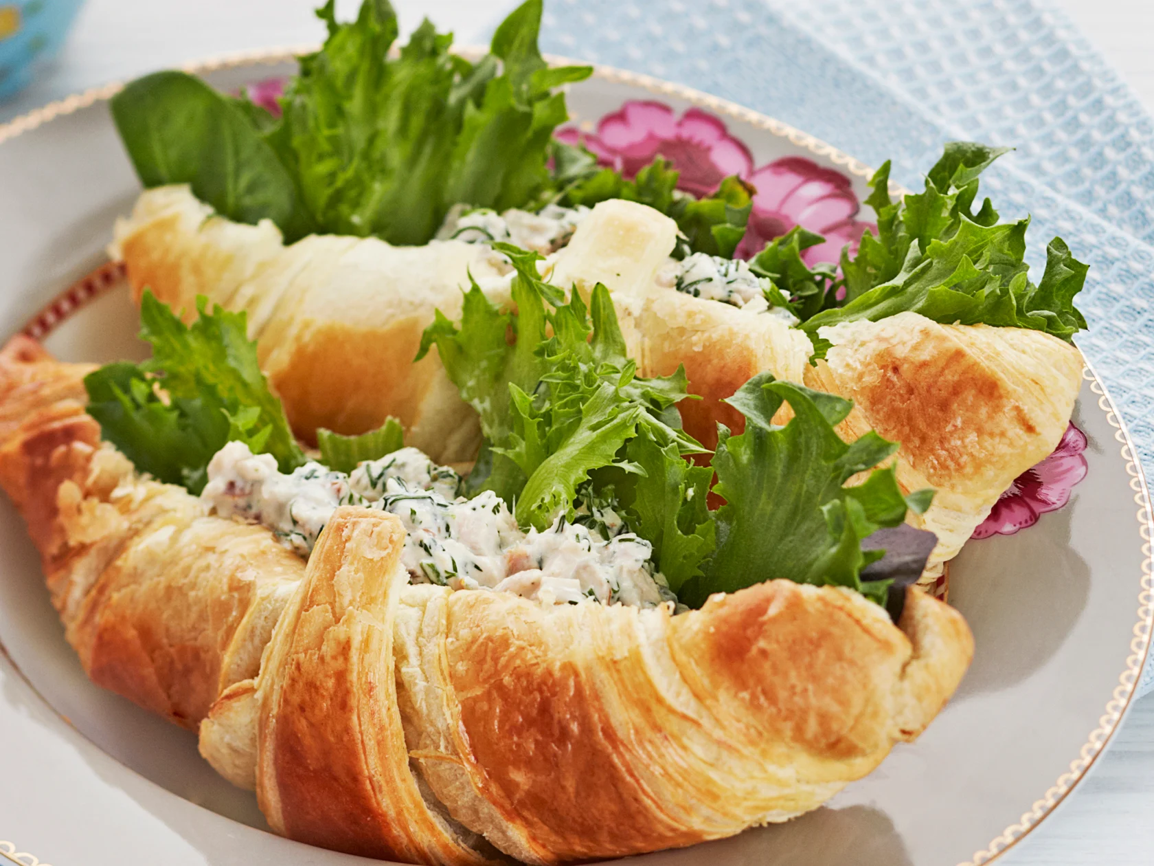 Tonnikalatahnalla täytetyt croissantit