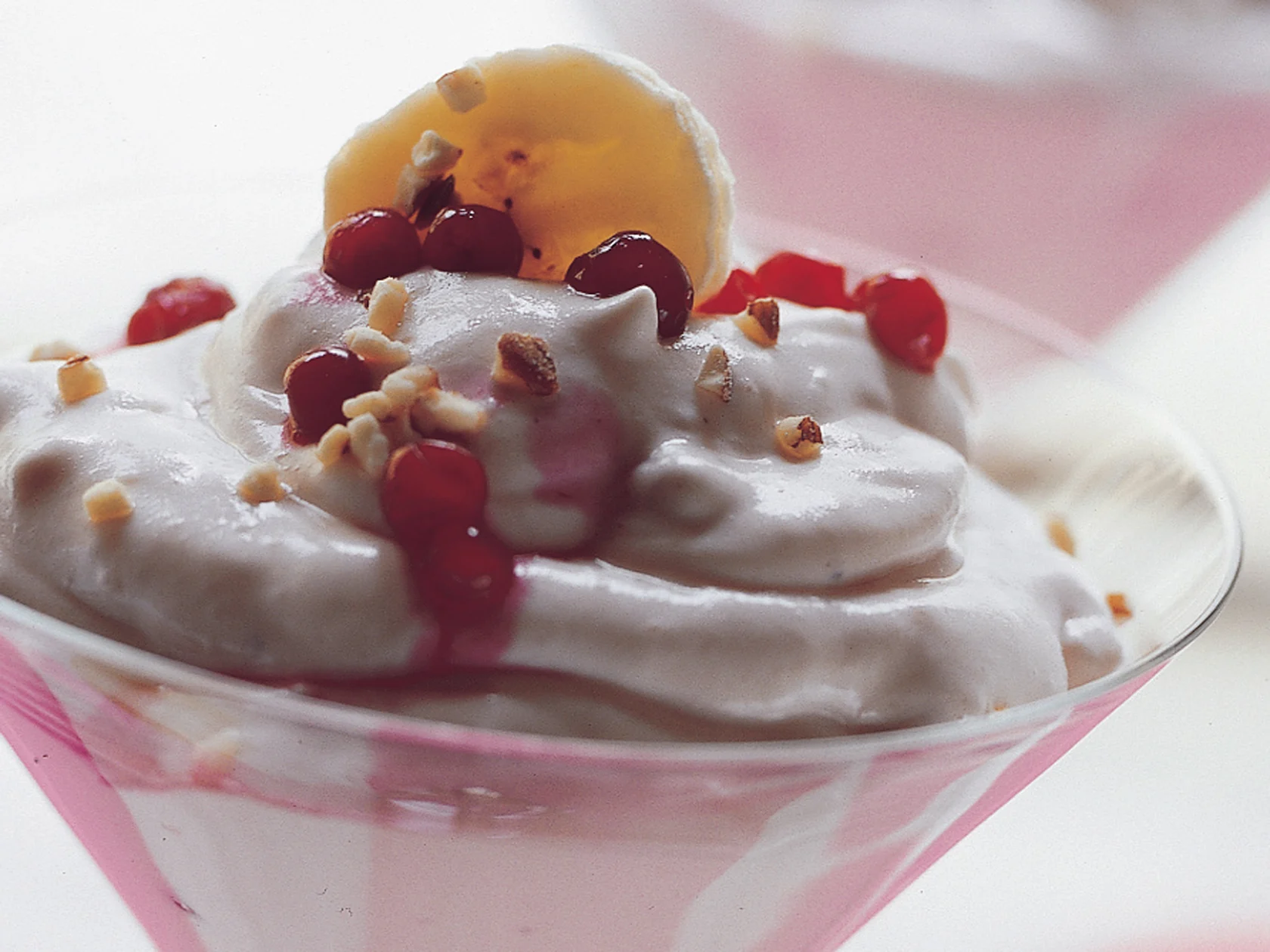 Puolukka-banaaniherkku