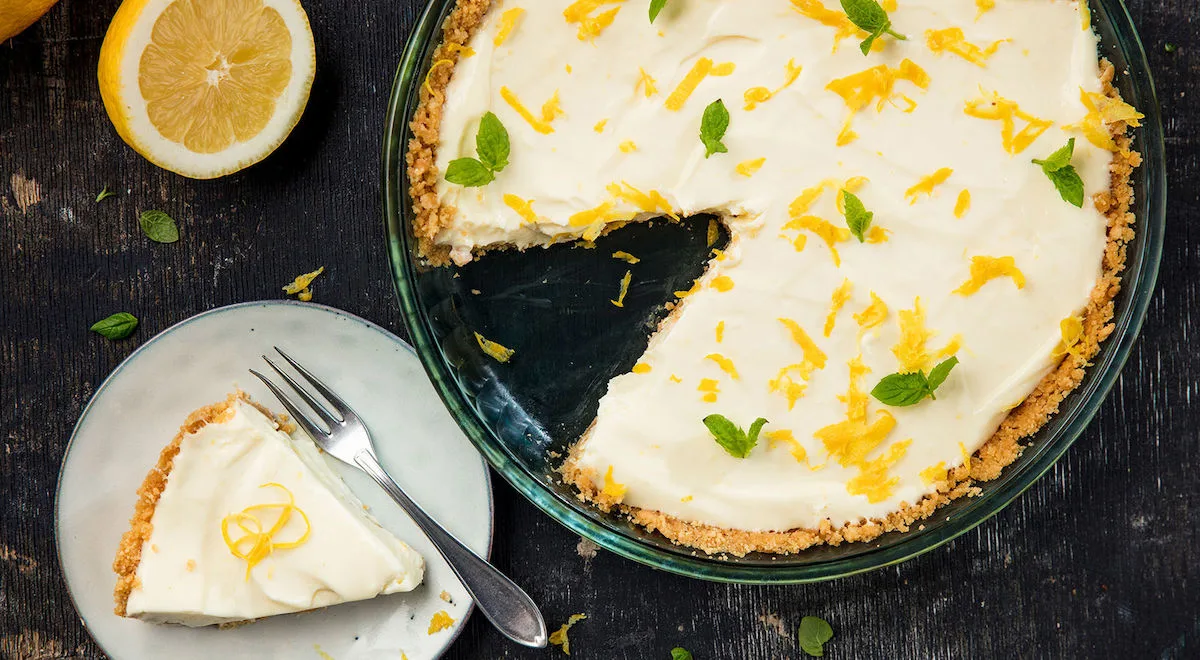 Raikas sitruunakakku ilman uunia