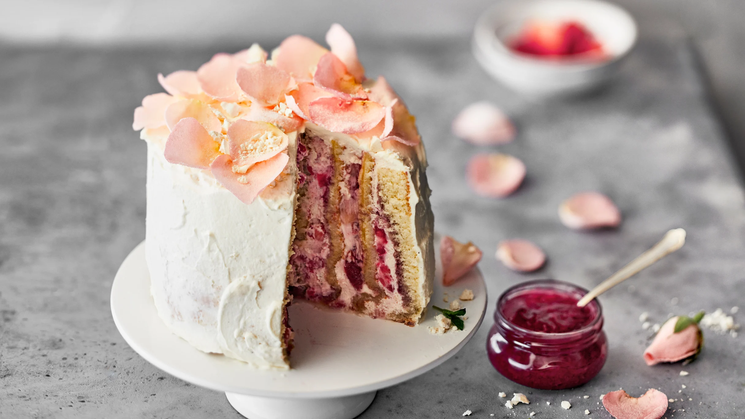 Ruusuinen mansikkarulla